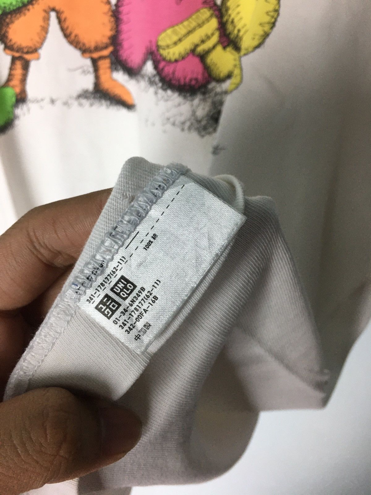Kaws × Original Fake × Uniqlo Kaws Spell Out Multicolor Tee Shirt Uniqlo Size US M / EU 48-50 / 2 - 8 Thumbnail
