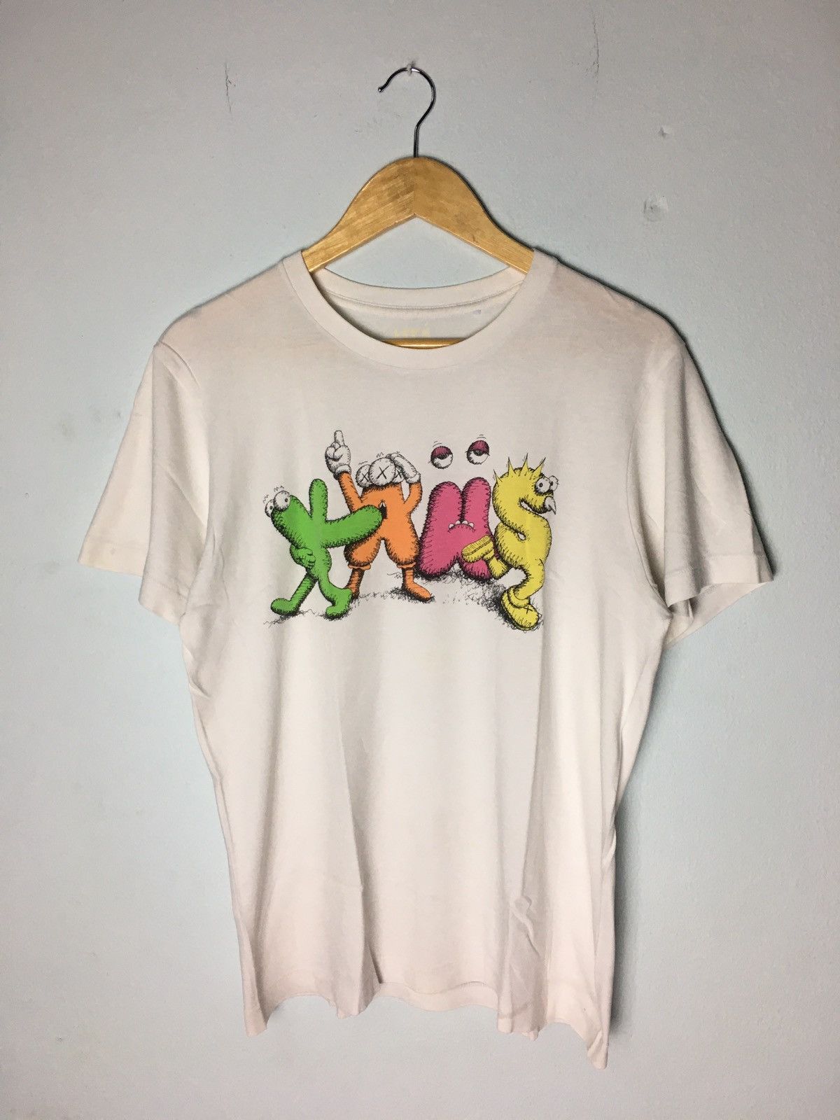 Kaws × Original Fake × Uniqlo Kaws Spell Out Multicolor Tee Shirt Uniqlo Size US M / EU 48-50 / 2 - 2 Thumbnail