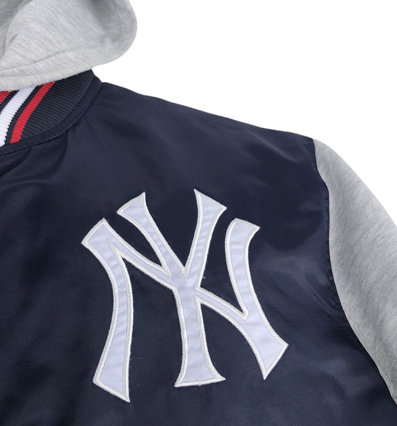 MLB MLB New York Yankees Hooded Varsity Jacket Size US M / EU 48-50 / 2 - 7 Thumbnail
