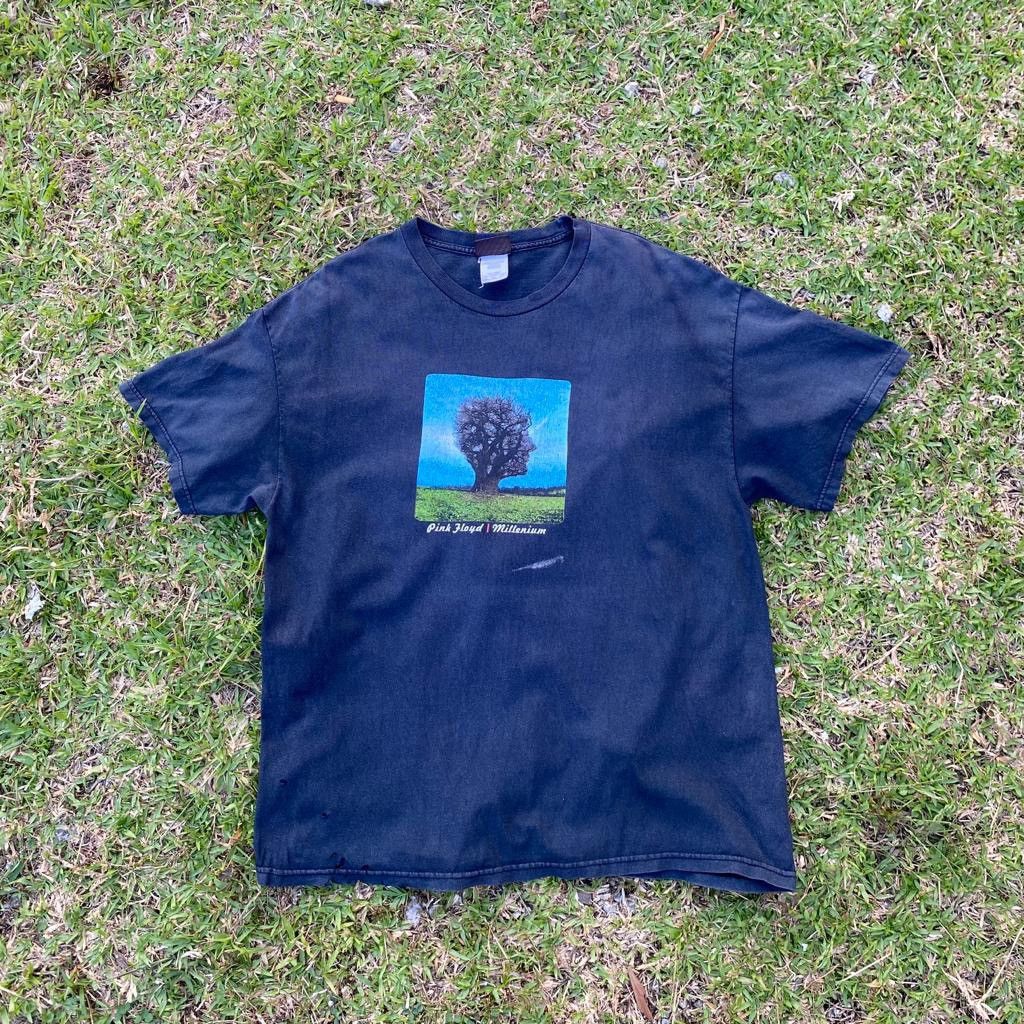 Band Tees Thrashed Faded Distressed Pink Floyd Millennium Band Tee Size US XL / EU 56 / 4 - 1 Thumbnail