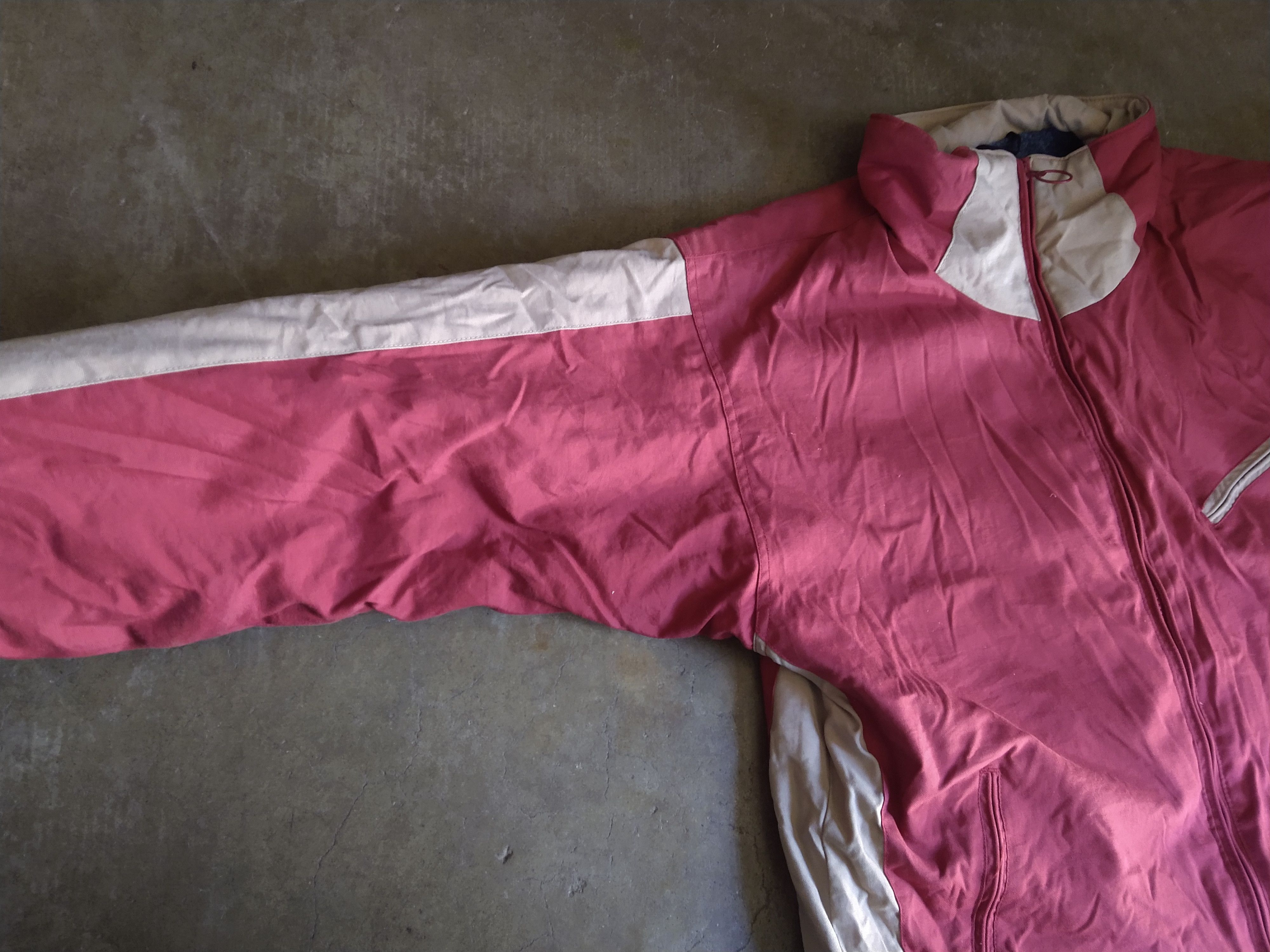 Columbia Vintage Columbia Jacket Medium Red Beige Nylon Zip Techwear Size US M / EU 48-50 / 2 - 2 Thumbnail