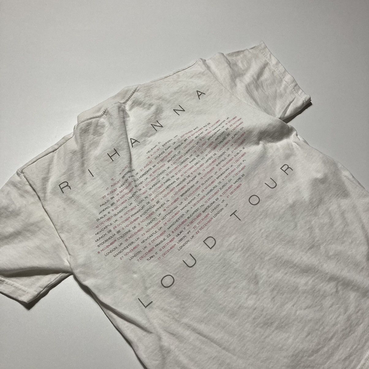Rap Tees × Rihanna × Vintage vintage rihanna loud tour tee Size US M / EU 48-50 / 2 - 5 Thumbnail