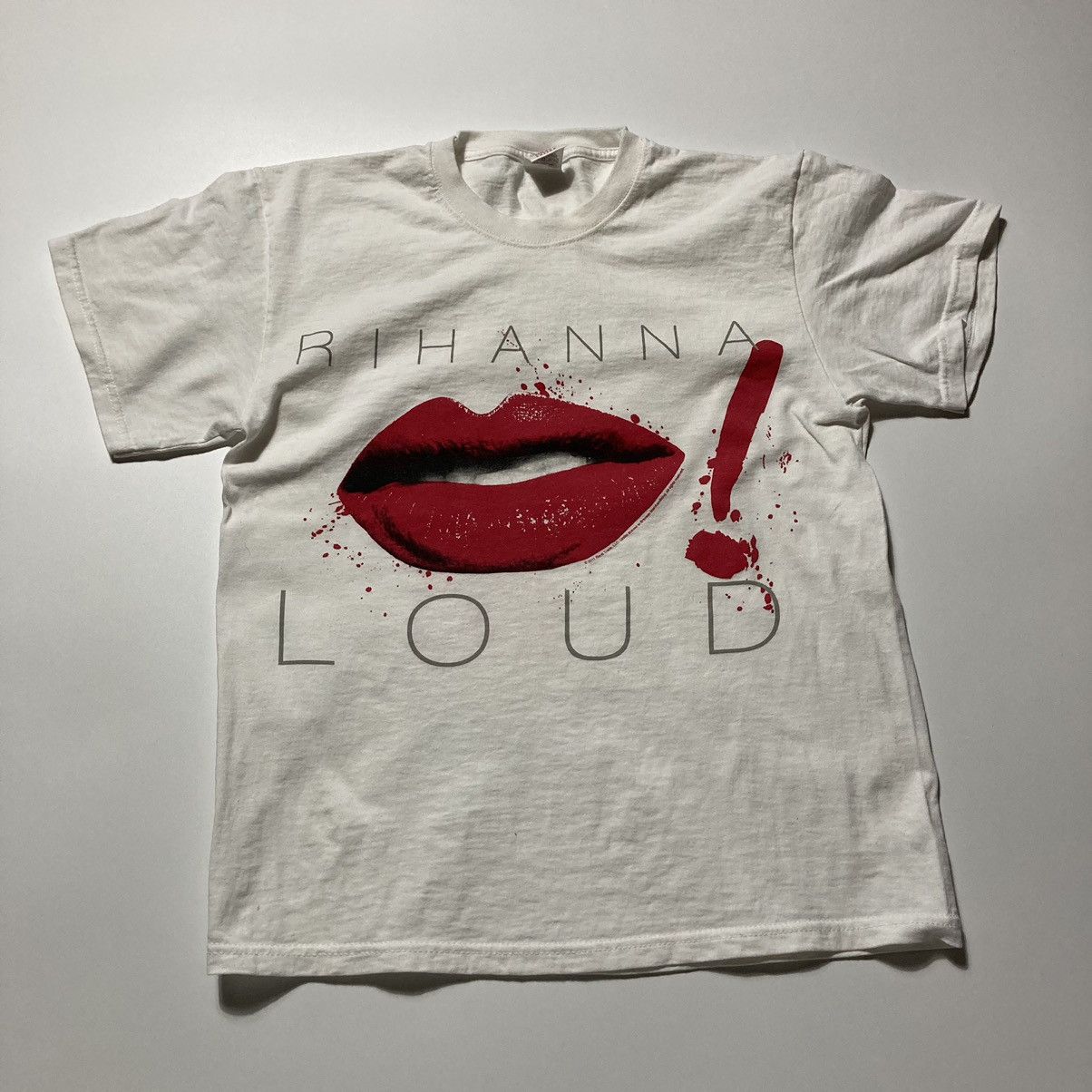 Rap Tees × Rihanna × Vintage vintage rihanna loud tour tee Size US M / EU 48-50 / 2 - 1 Thumbnail