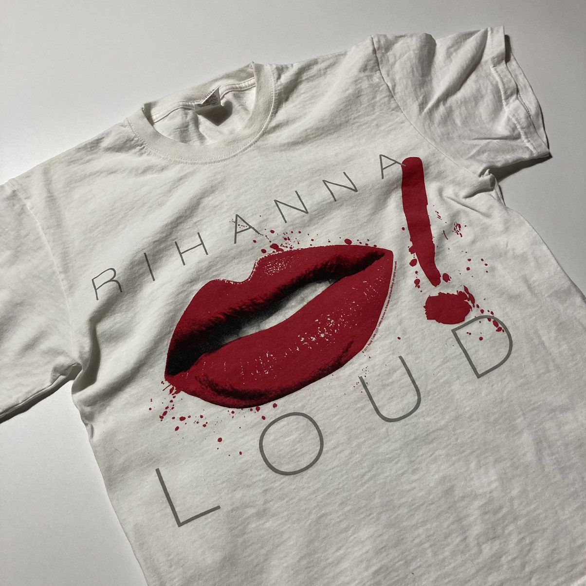 Rap Tees × Rihanna × Vintage vintage rihanna loud tour tee Size US M / EU 48-50 / 2 - 2 Thumbnail