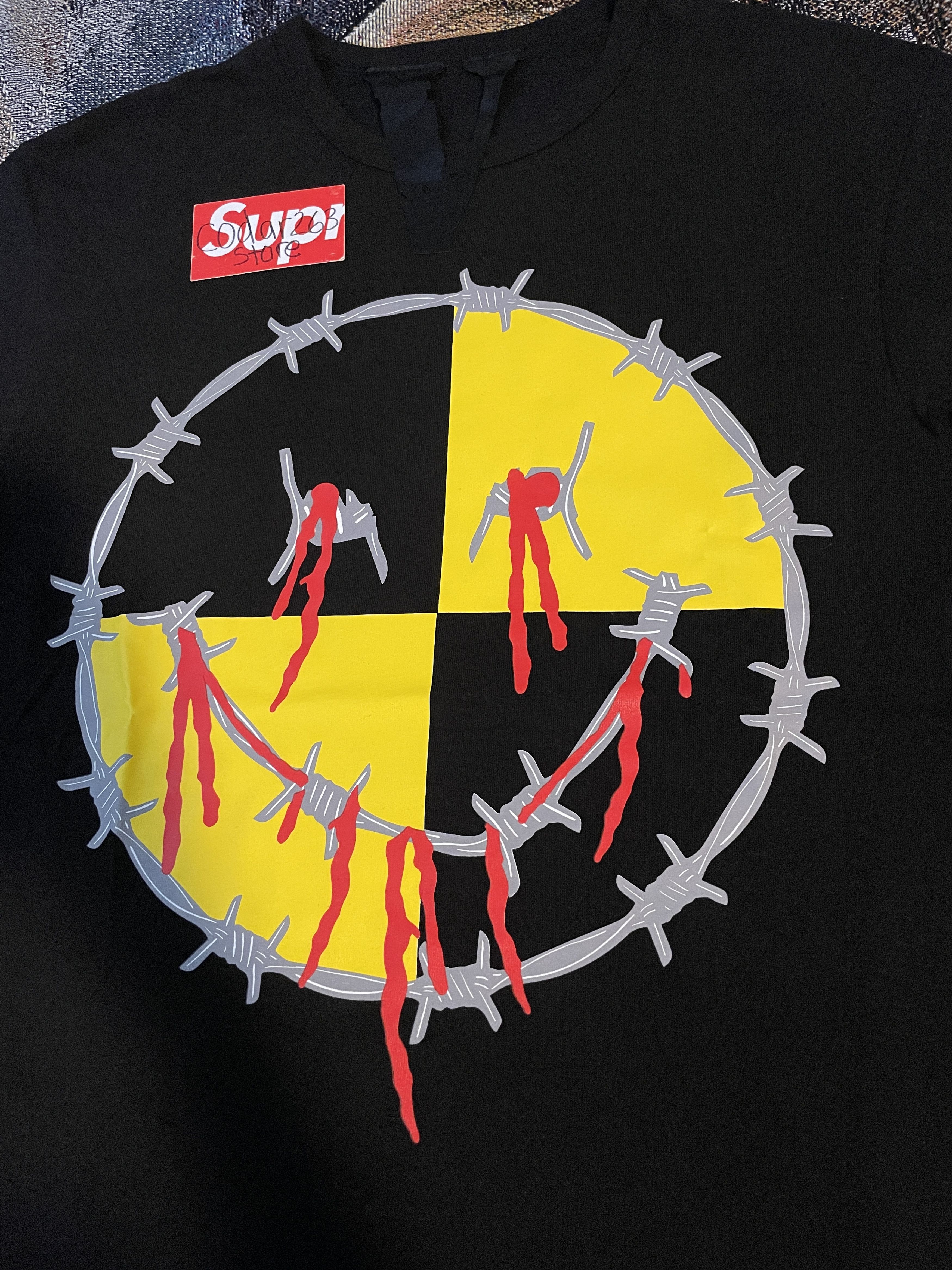 A$AP Rocky × Vlone VLONE x Testing Tee A$AP Rocky AWGE Barbed Wire Smiley Tour Size US S / EU 44-46 / 1 - 3 Thumbnail