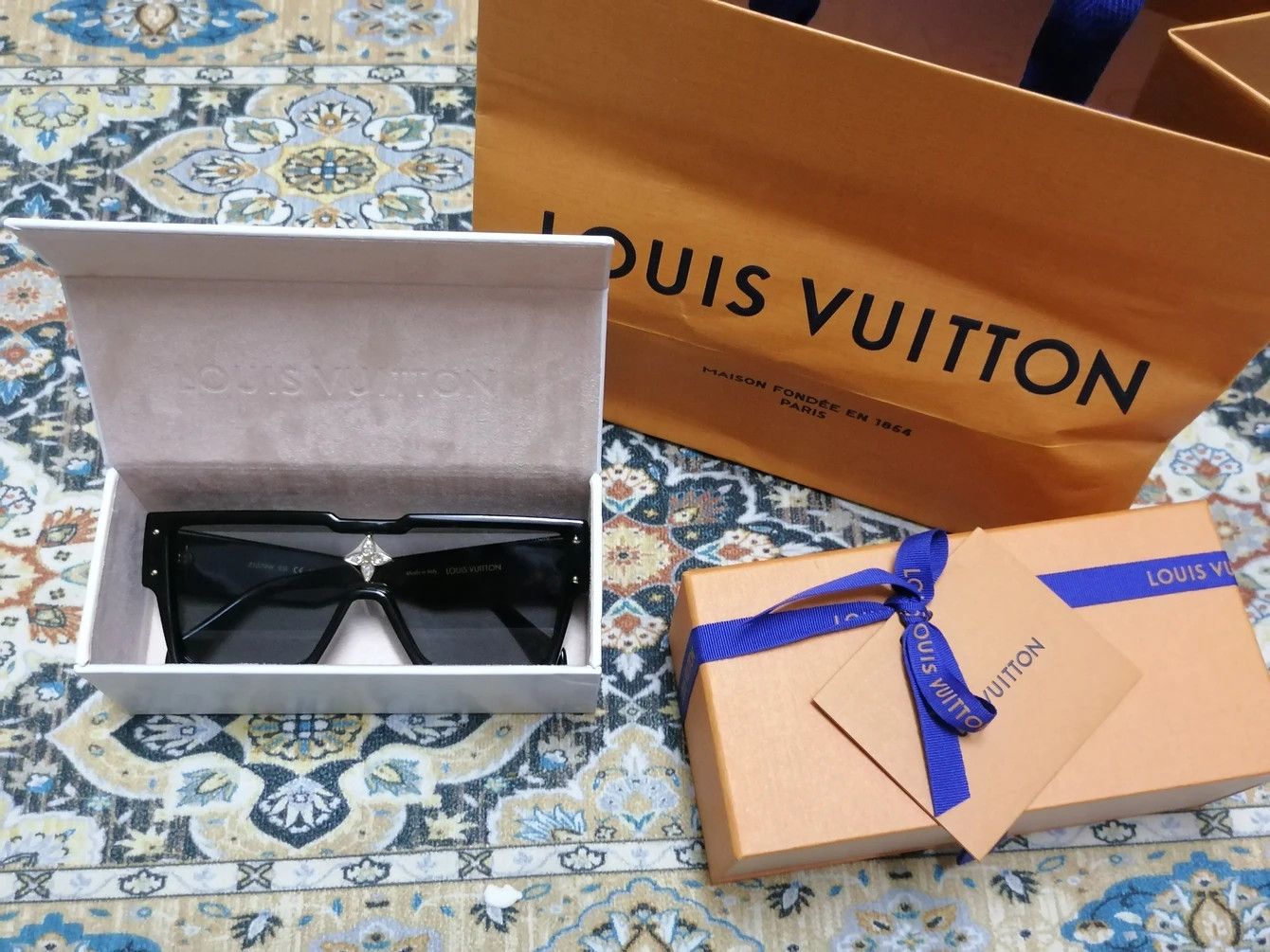 Louis Vuitton LOUIS VUITTON CYLONE SUNGLASSES Size ONE SIZE - 2 Thumbnail