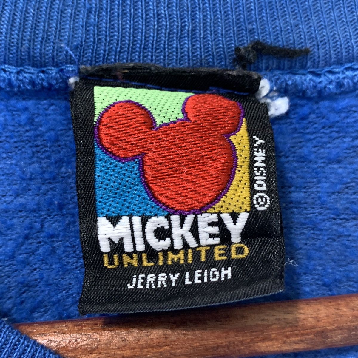 Disney 1990s Vintage Mickey Minnie Love Sweatshirt Size US L / EU 52-54 / 3 - 9 Thumbnail