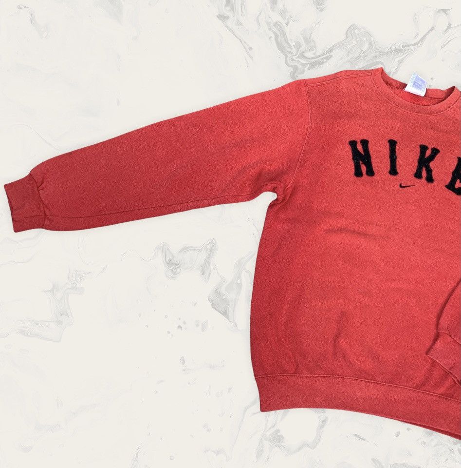 Nike Rare! Vintage 90s Nike Center Logo Sweatshirt Made In Usa Size US L / EU 52-54 / 3 - 6 Thumbnail
