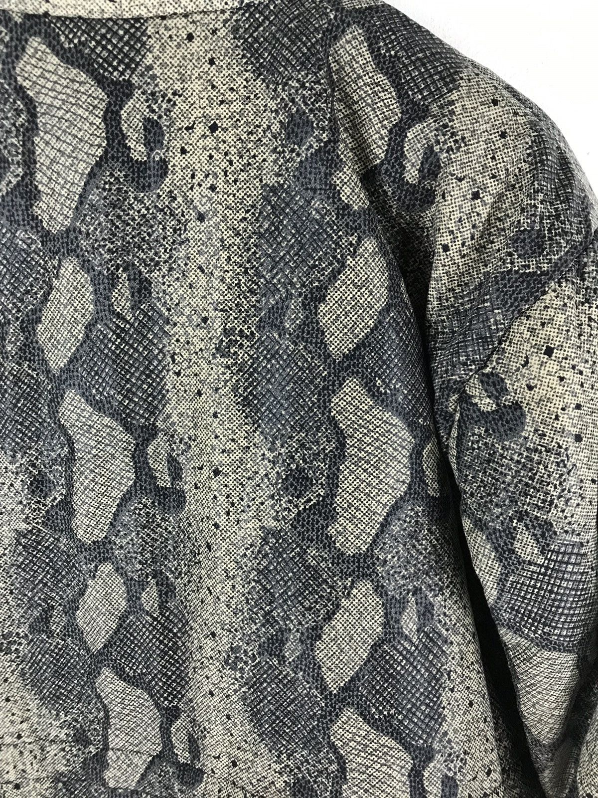 Japanese Brand Bootiy snake skin design puffer jacket japanese streetwear Size US L / EU 52-54 / 3 - 7 Thumbnail