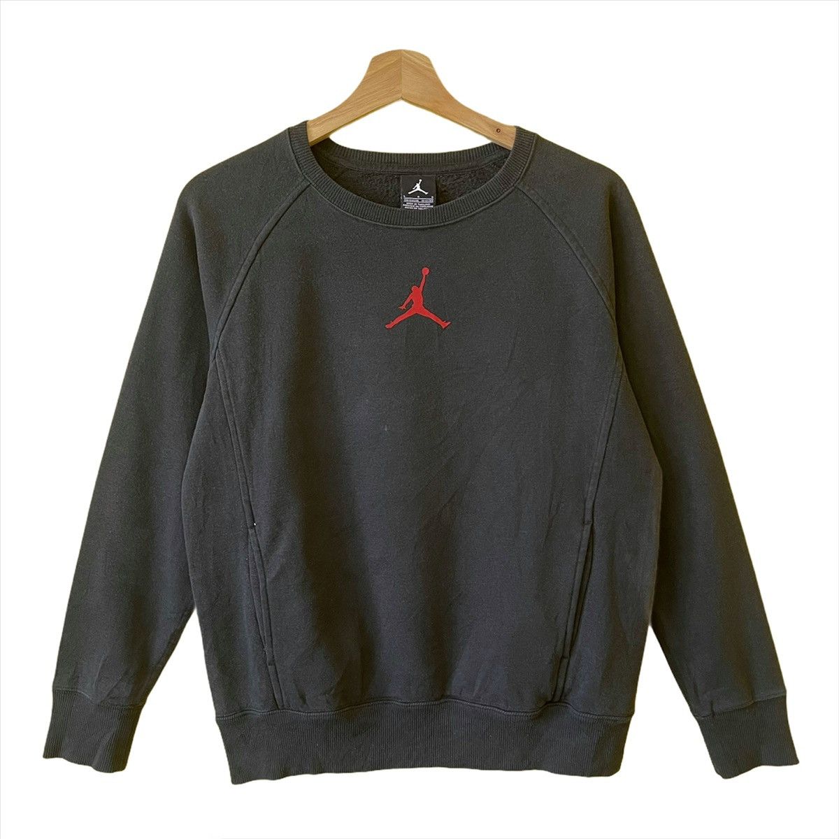 Air Jordan Small Logo Crewneck Sweatshirt Size S