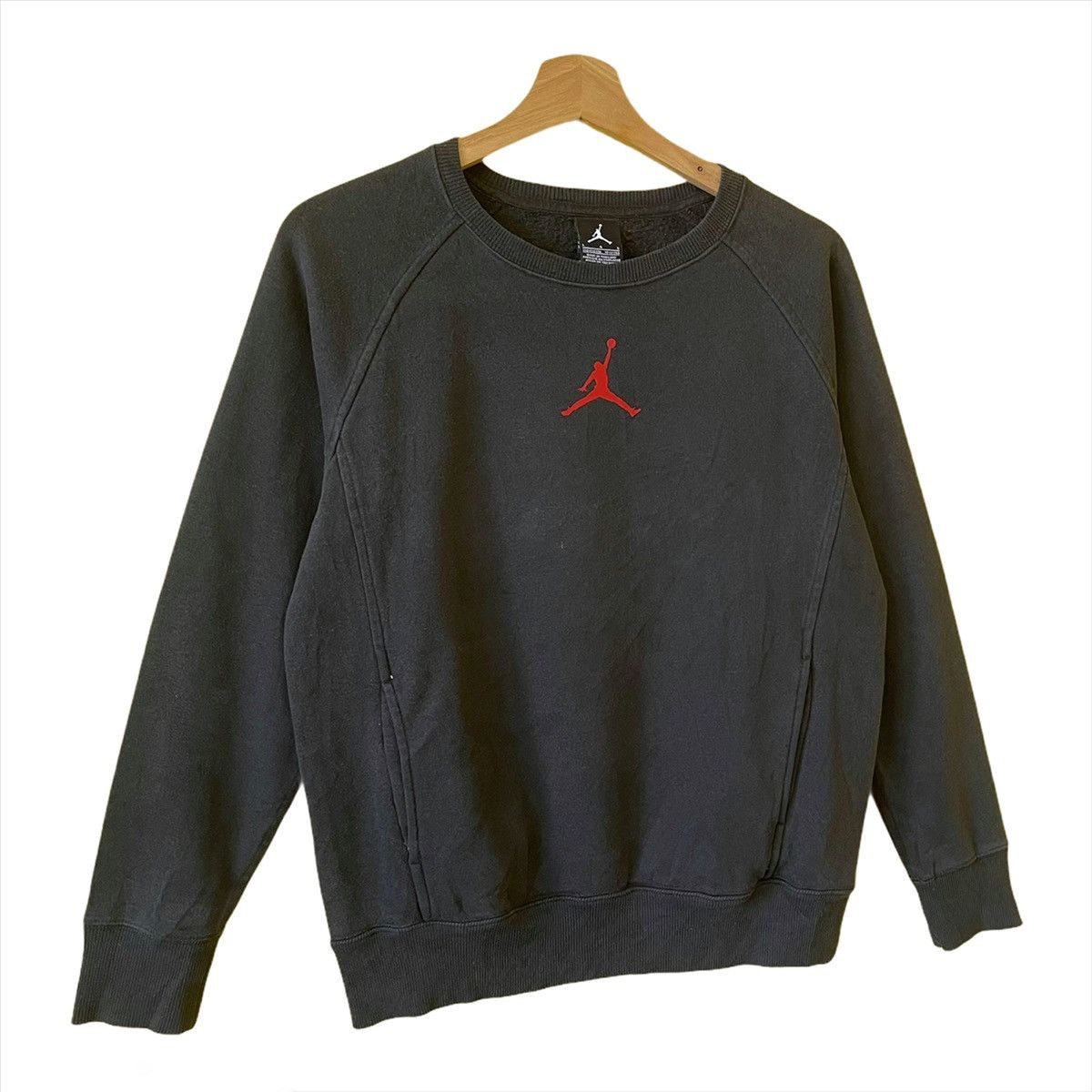 Jordan Brand Air Jordan Small Logo Crewneck Sweatshirt Size S Size US S / EU 44-46 / 1 - 2 Thumbnail