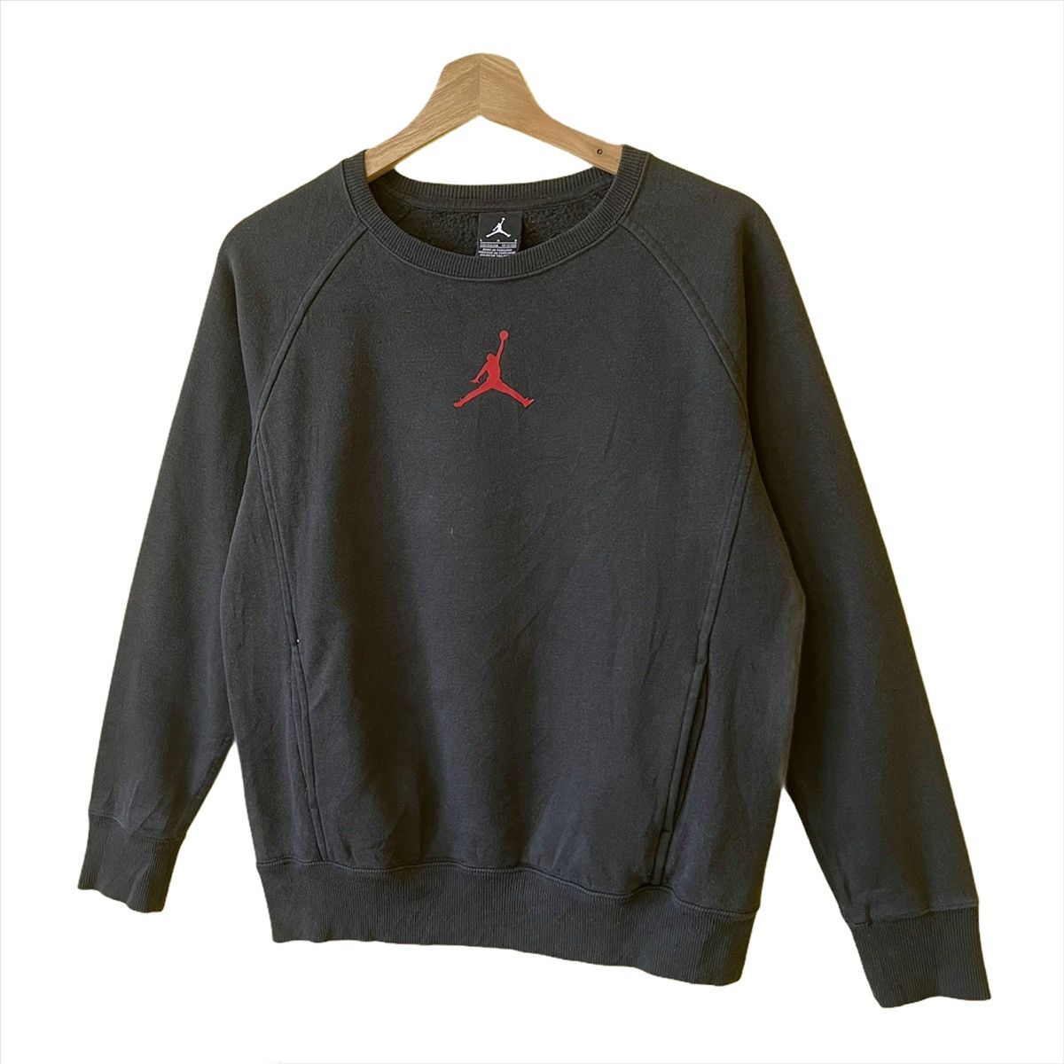 Jordan Brand Air Jordan Small Logo Crewneck Sweatshirt Size S Size US S / EU 44-46 / 1 - 3 Thumbnail