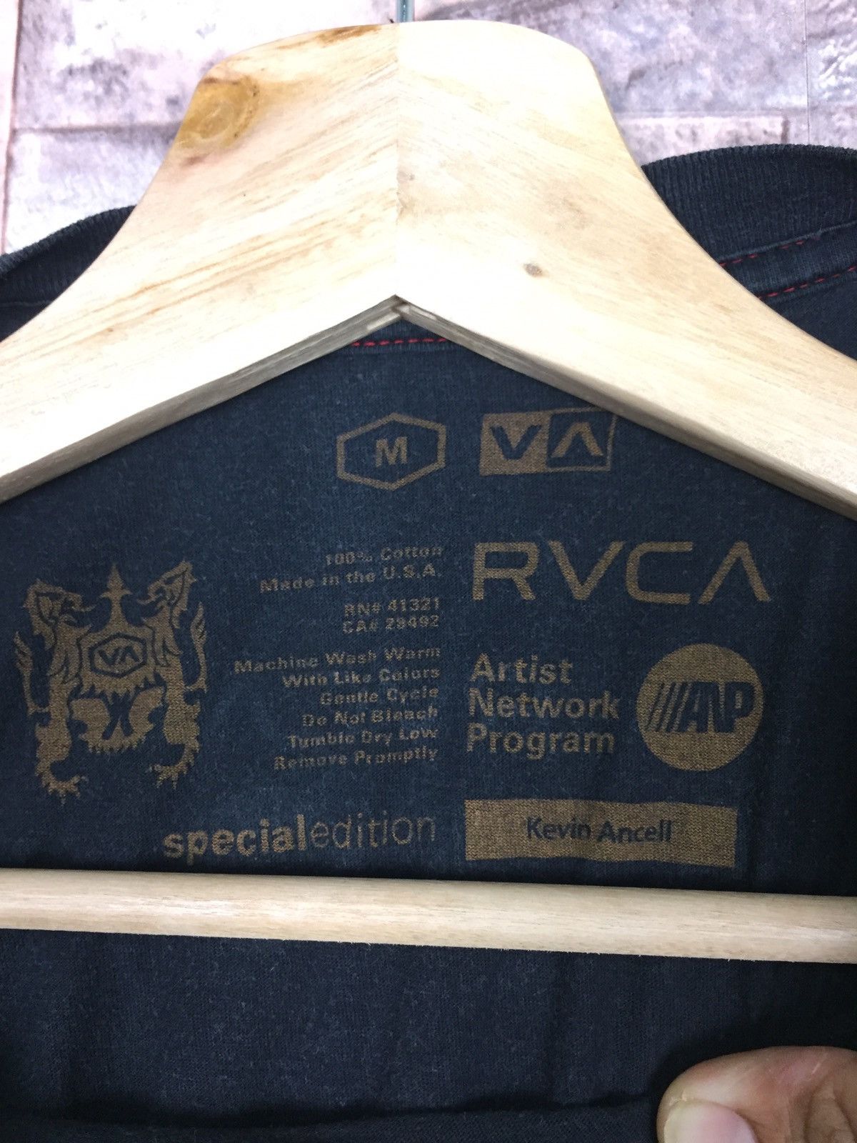 RVCA City Of Angel III True Blue Kevin Ancell #17-2 Size US M / EU 48-50 / 2 - 7 Thumbnail