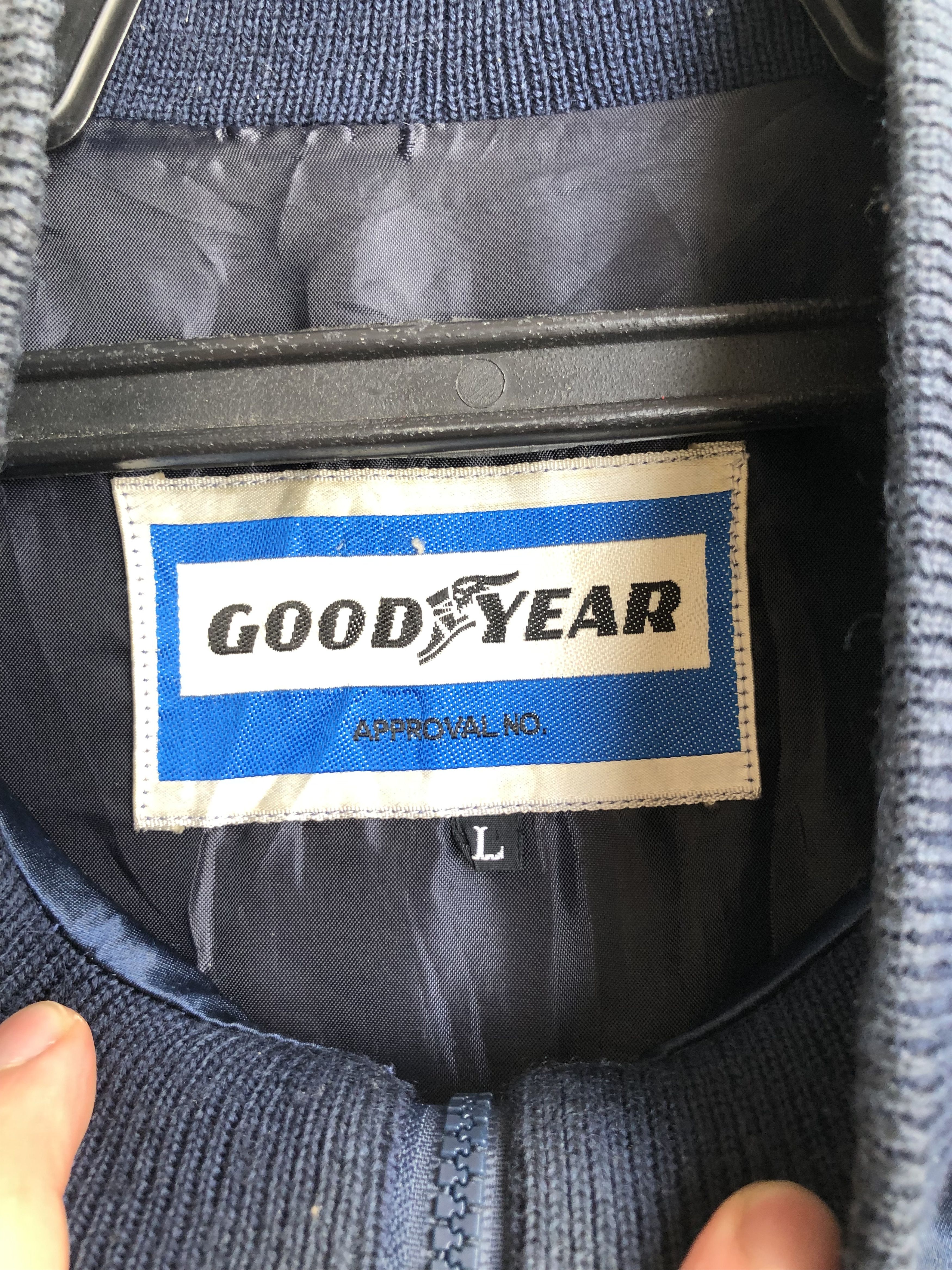Vintage VINTAGE 90’S DISTRESSED GOODYEAR F1 RACING JACKET Size US M / EU 48-50 / 2 - 9 Thumbnail