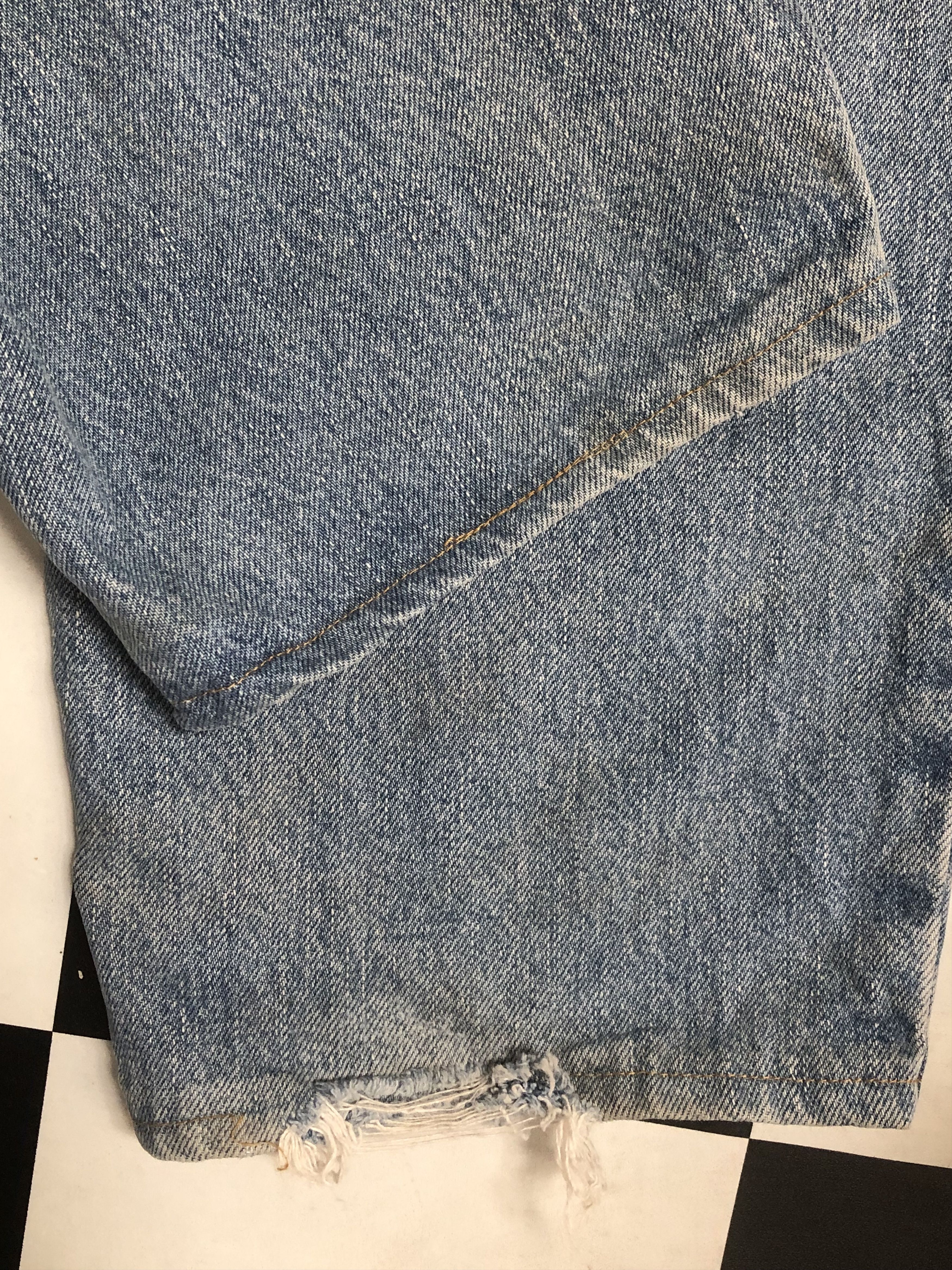 Jean × Levi's × Vintage Vintage 90s Levis 560 Tapered Leg Jean L533 Size US 37 - 10 Thumbnail