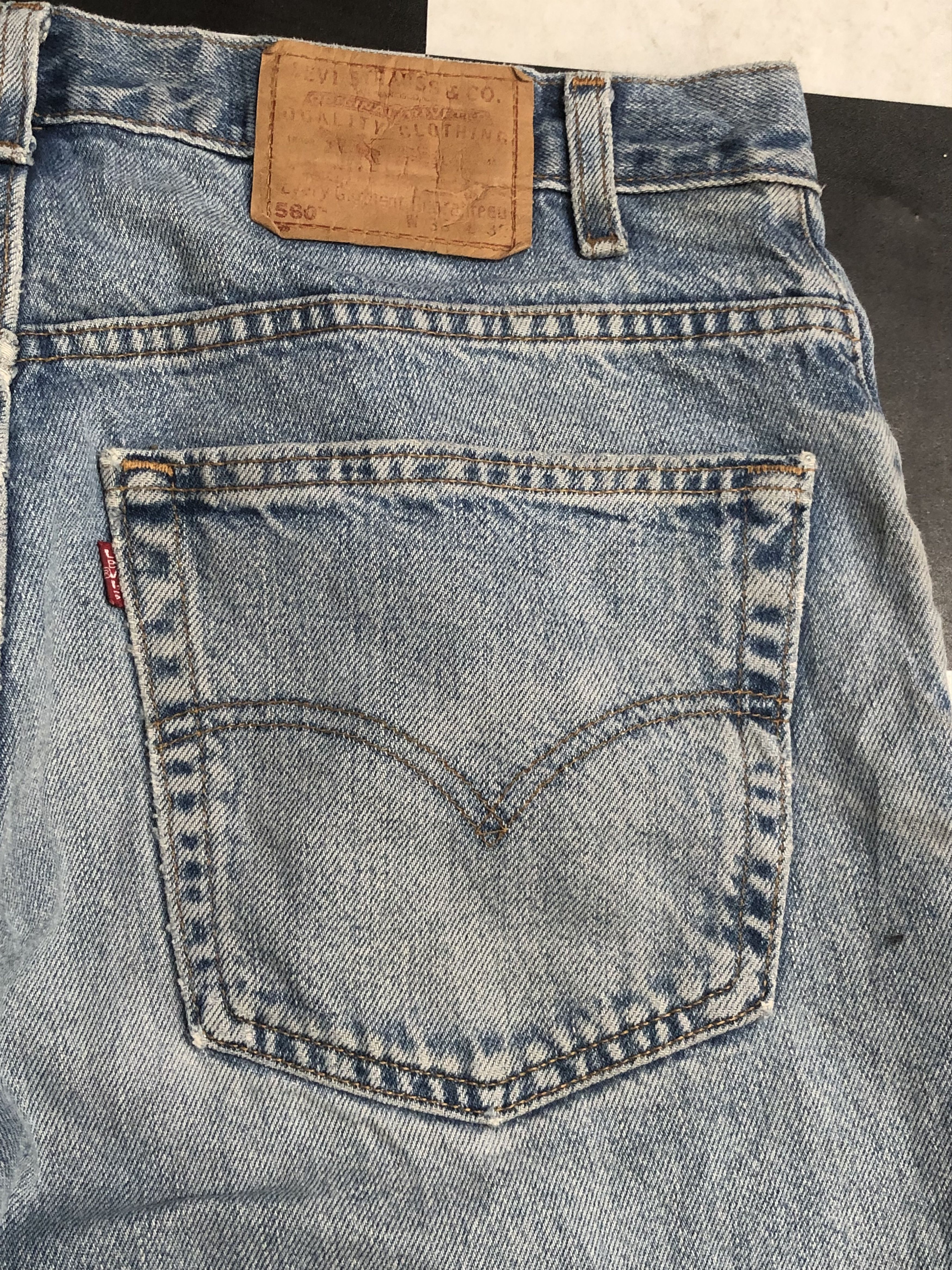 Jean × Levi's × Vintage Vintage 90s Levis 560 Tapered Leg Jean L533 Size US 37 - 9 Thumbnail