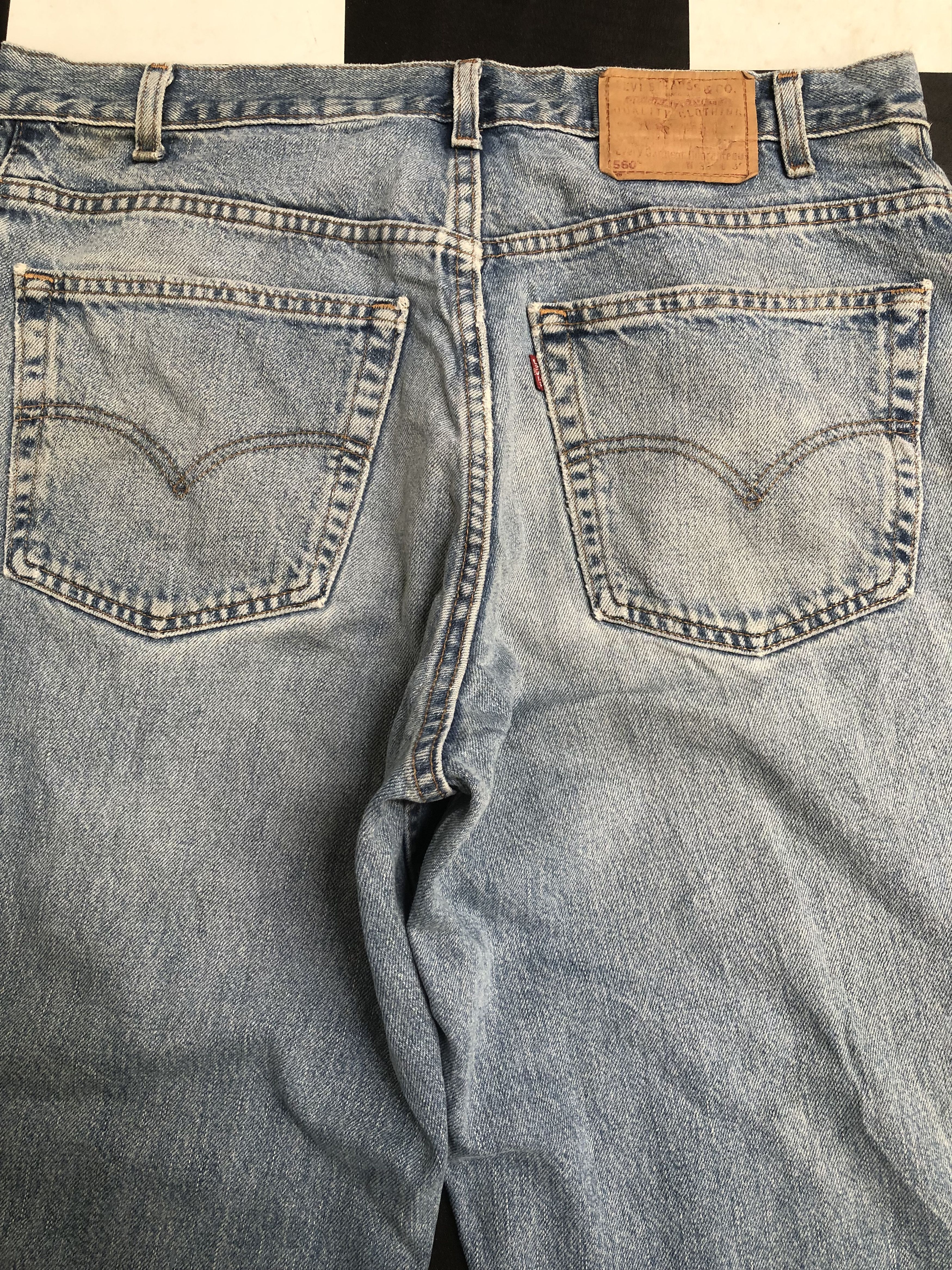 Jean × Levi's × Vintage Vintage 90s Levis 560 Tapered Leg Jean L533 Size US 37 - 8 Thumbnail
