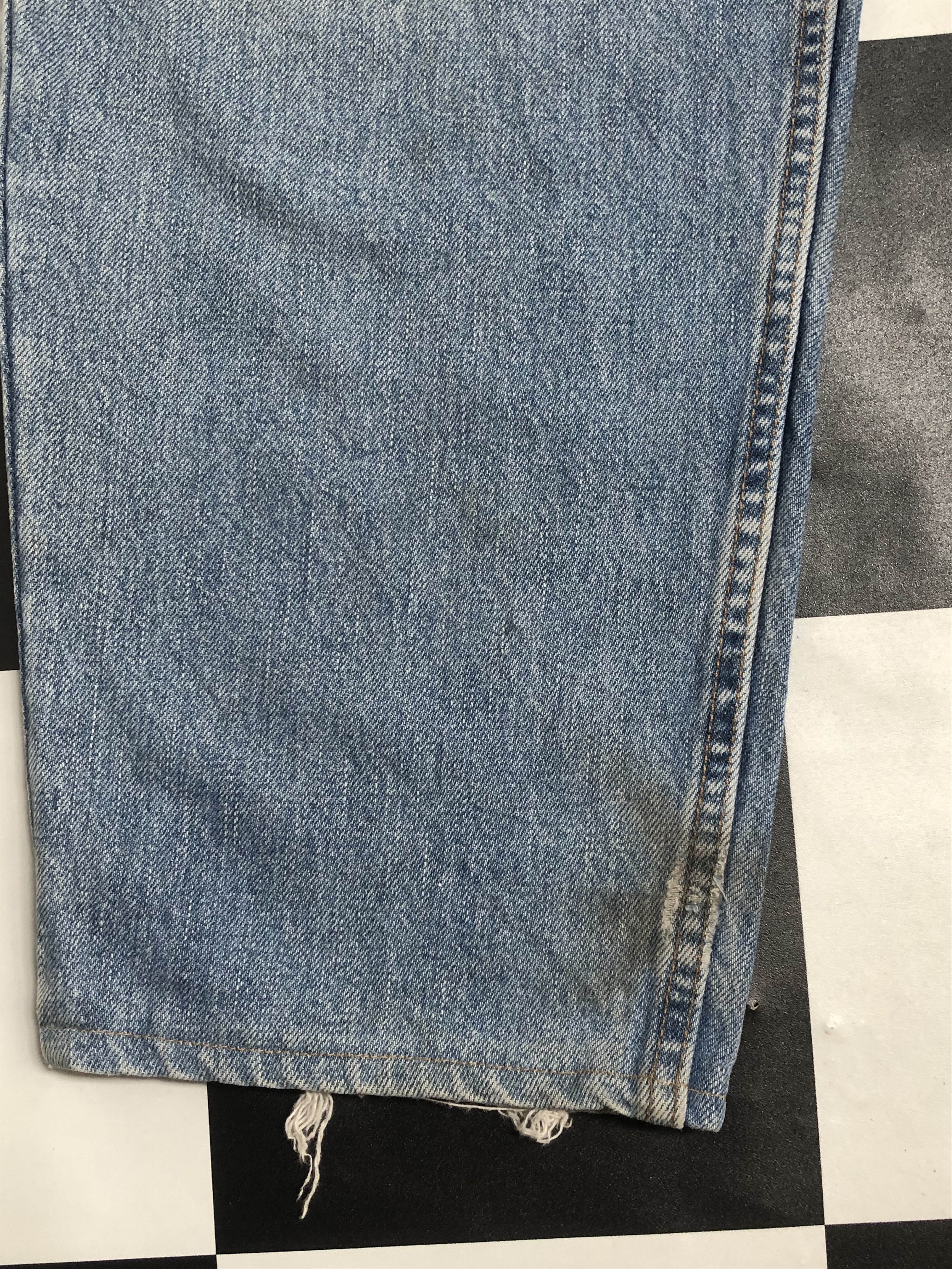 Jean × Levi's × Vintage Vintage 90s Levis 560 Tapered Leg Jean L533 Size US 37 - 11 Thumbnail