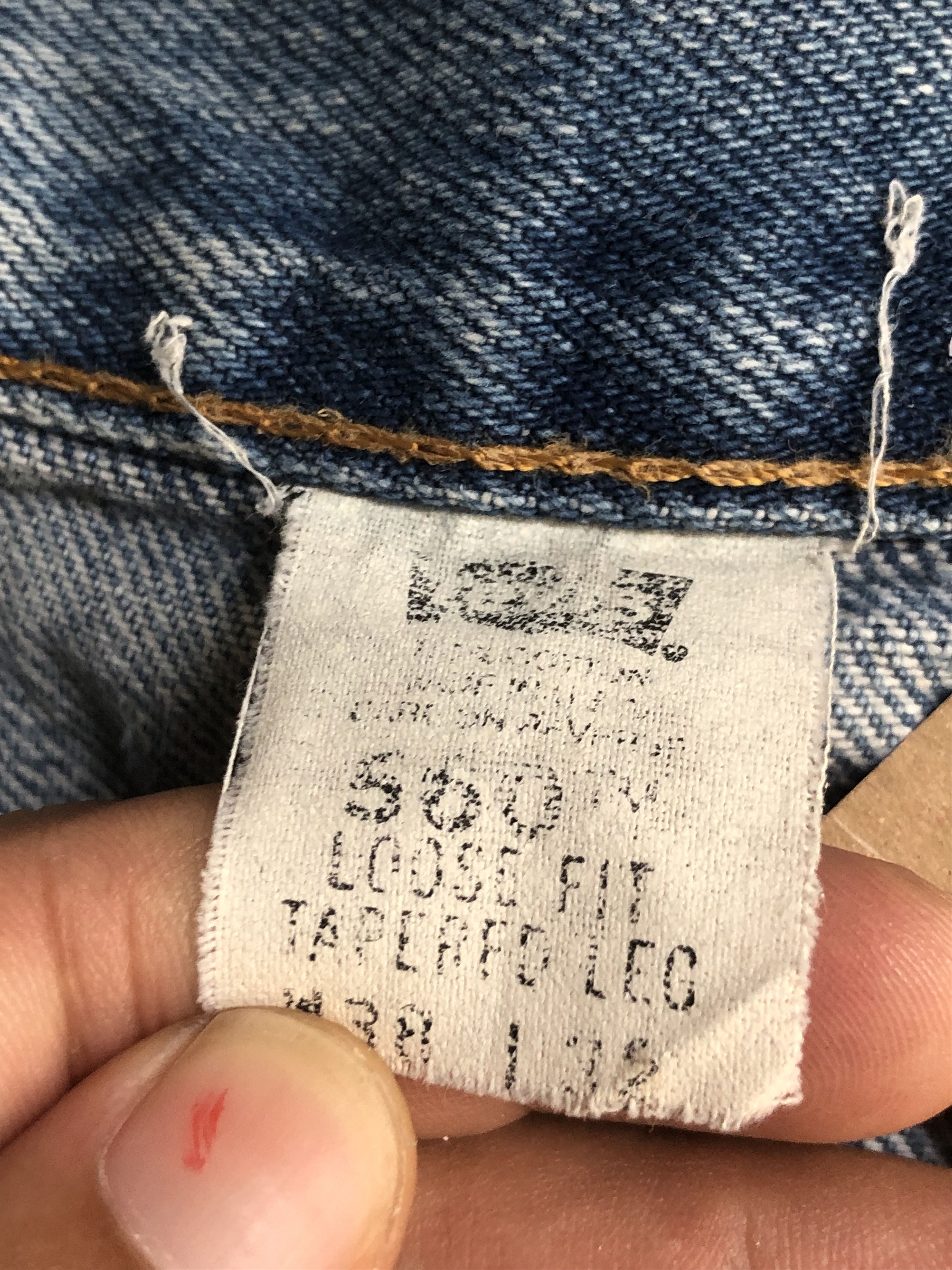 Jean × Levi's × Vintage Vintage 90s Levis 560 Tapered Leg Jean L533 Size US 37 - 14 Thumbnail