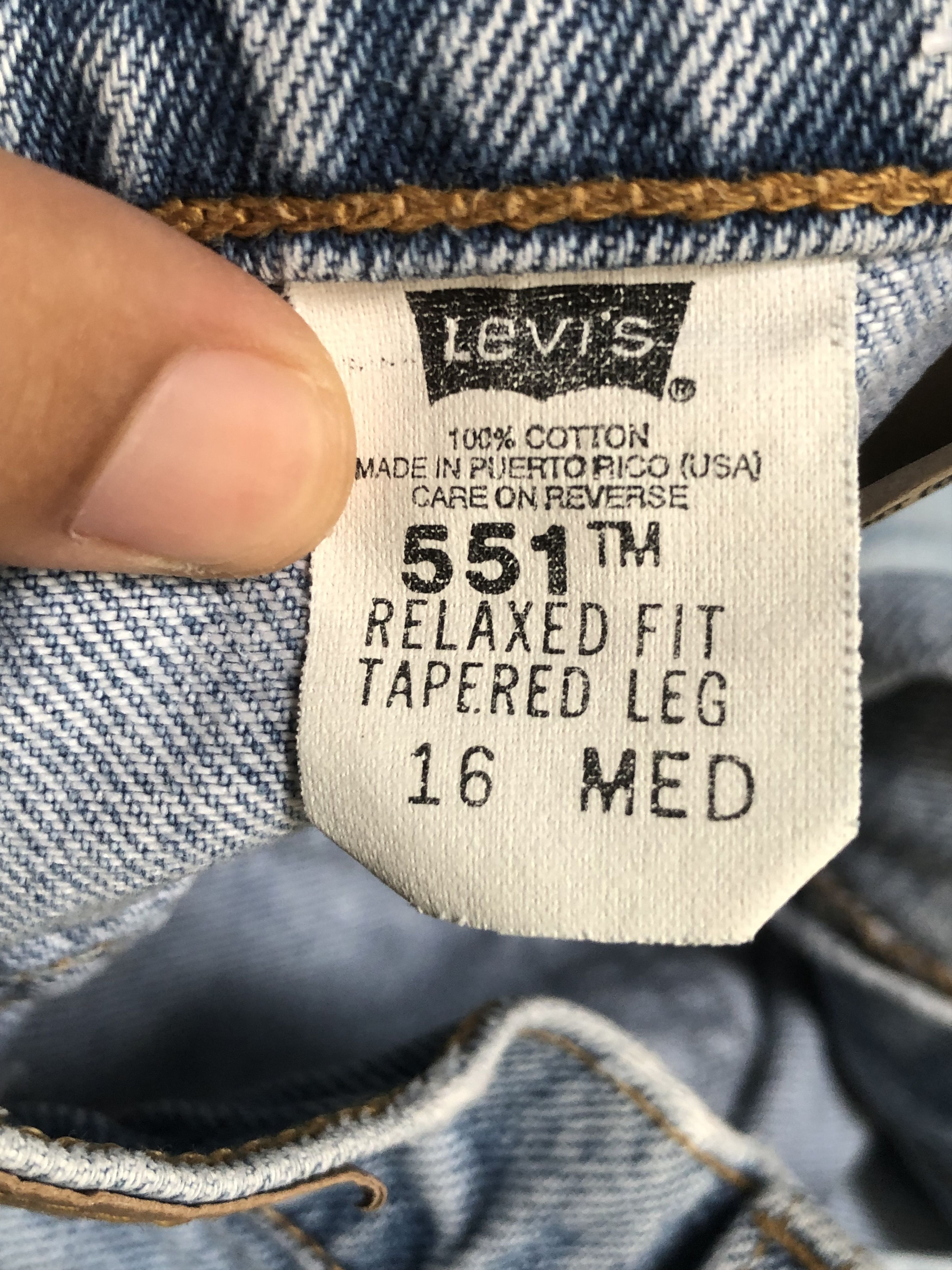 Jean × Levi's × Vintage Vintage 90s Levis 551 Tapered Leg Jeans L570 Size US 34 / EU 50 - 10 Thumbnail