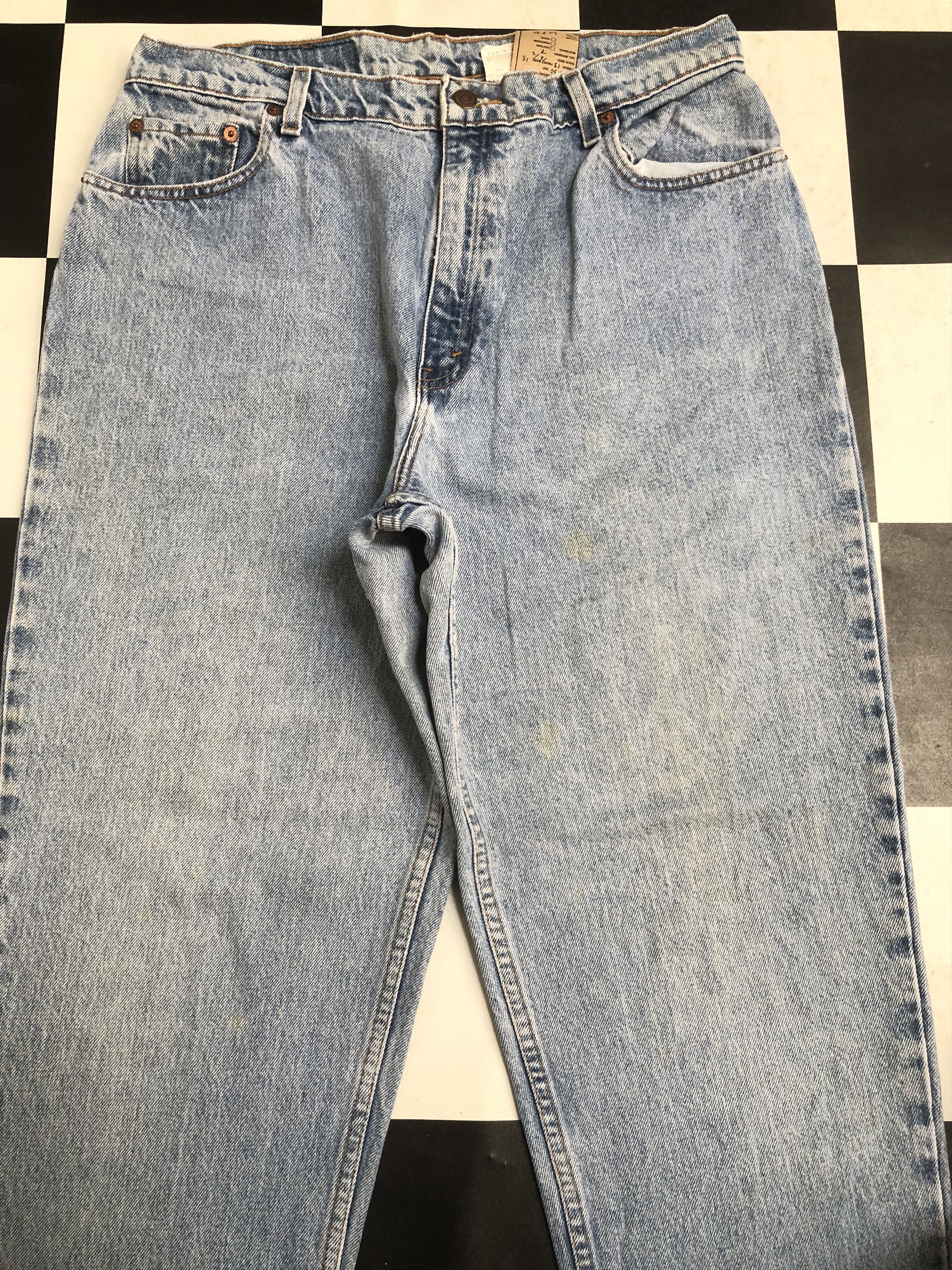 Jean × Levi's × Vintage Vintage 90s Levis 551 Tapered Leg Jeans L570 Size US 34 / EU 50 - 3 Thumbnail