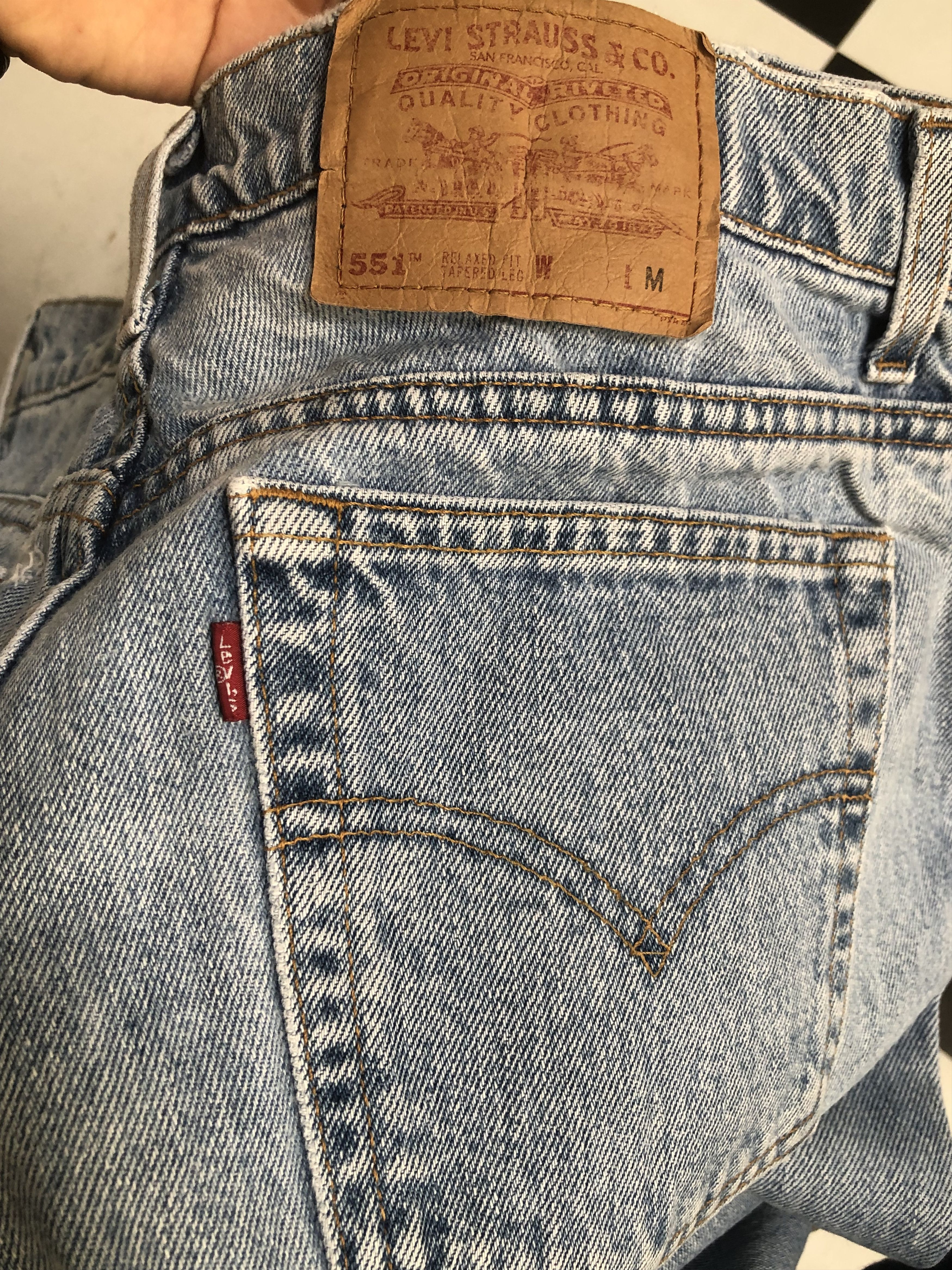 Jean × Levi's × Vintage Vintage 90s Levis 551 Tapered Leg Jeans L570 Size US 34 / EU 50 - 6 Thumbnail