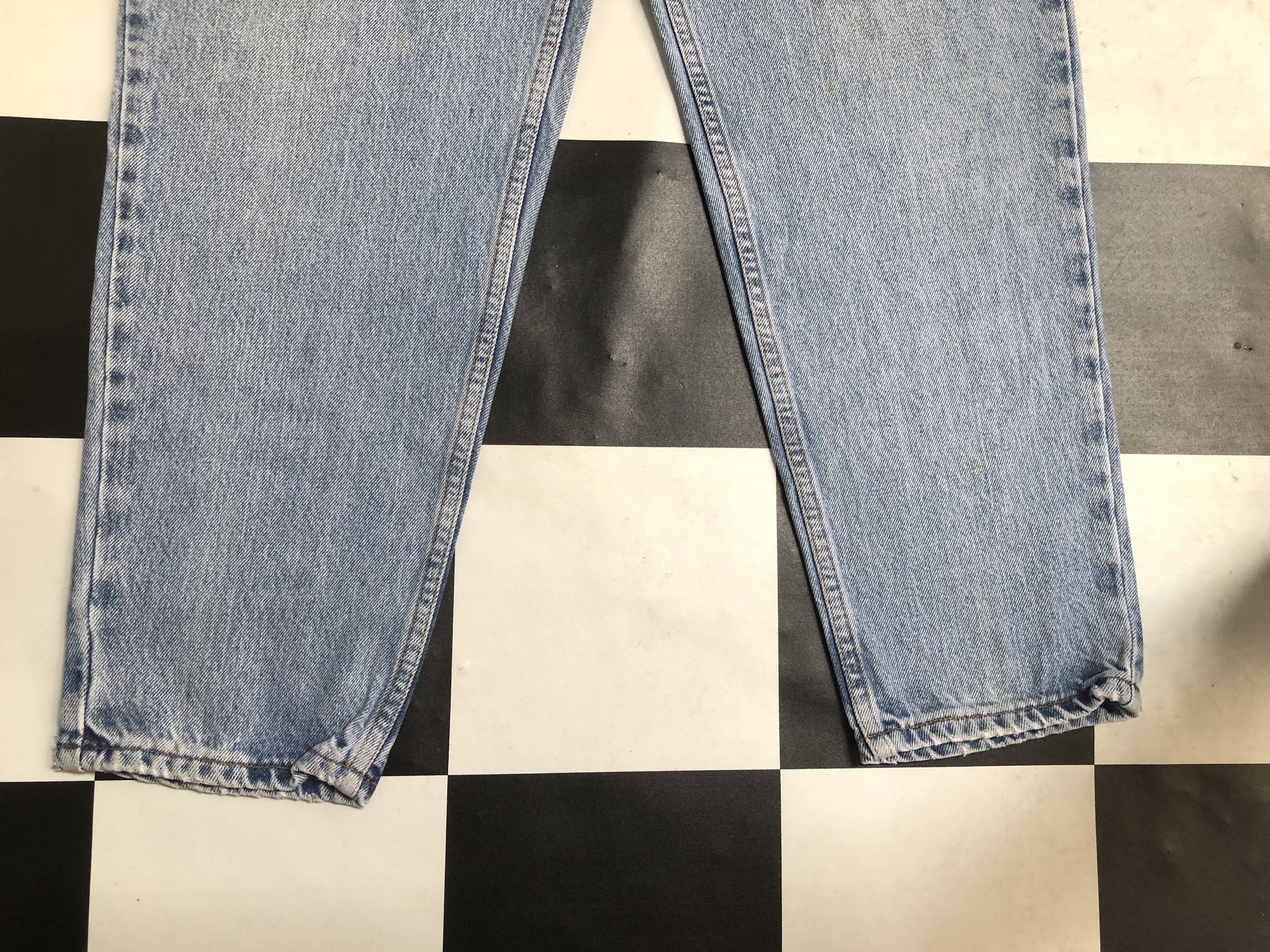 Jean × Levi's × Vintage Vintage 90s Levis 551 Tapered Leg Jeans L570 Size US 34 / EU 50 - 4 Thumbnail