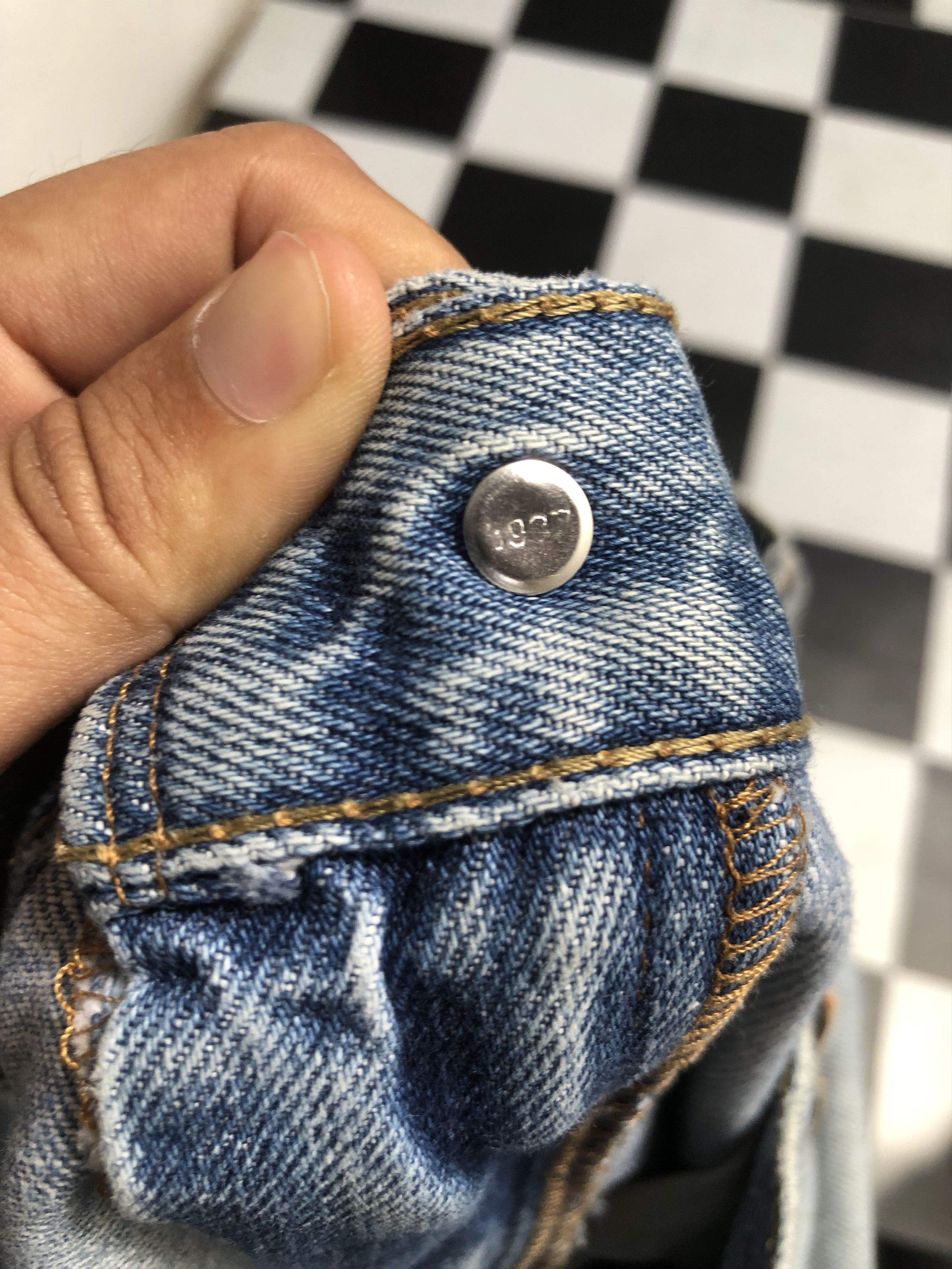 Levi's × Vintage Levis 505 Regular Fit Jean L2 Size US 37 - 14 Thumbnail
