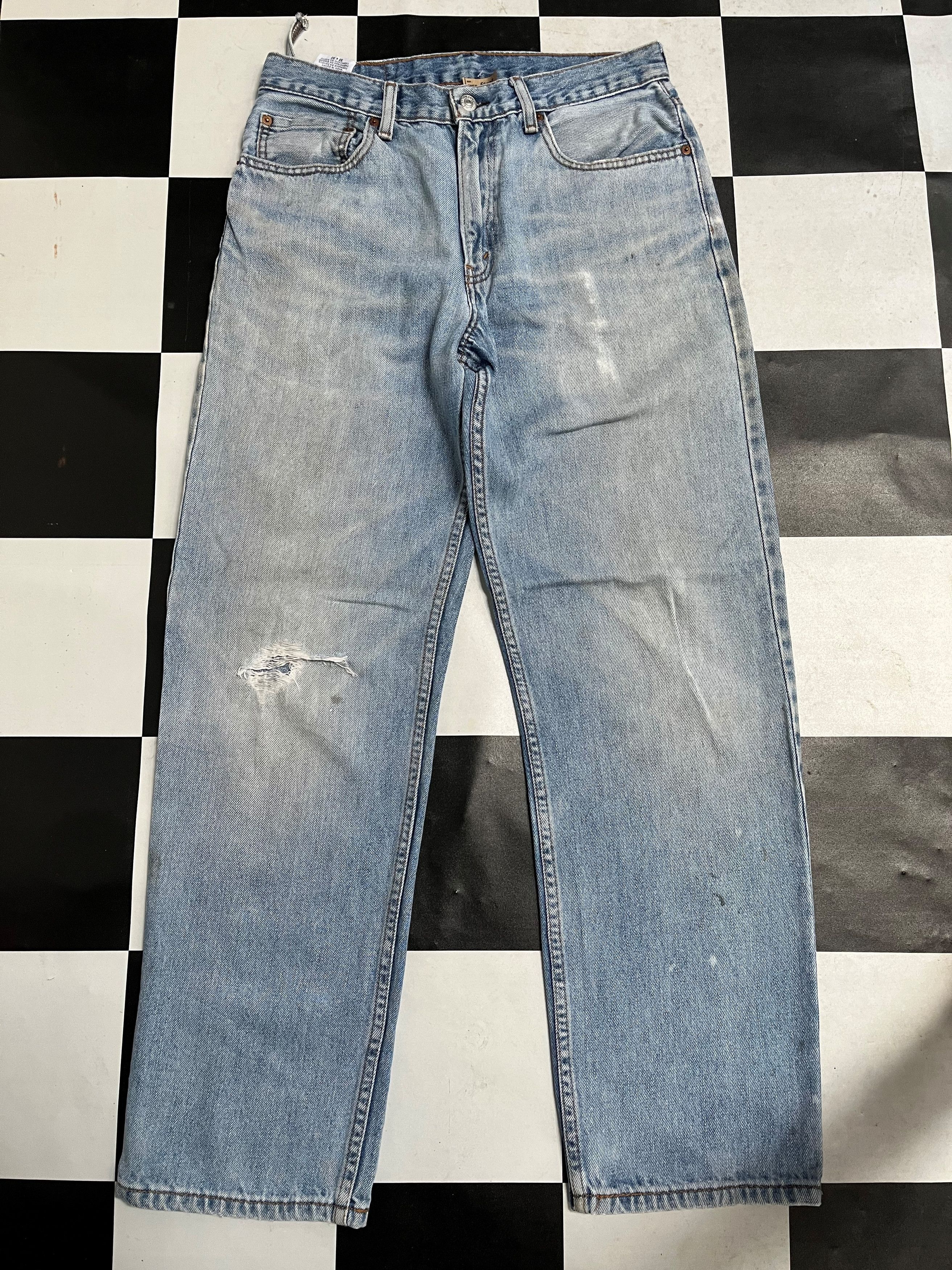image of Levis 550 Faded Distressed Denim Jean L144 in Blue, Men's (Size 31)