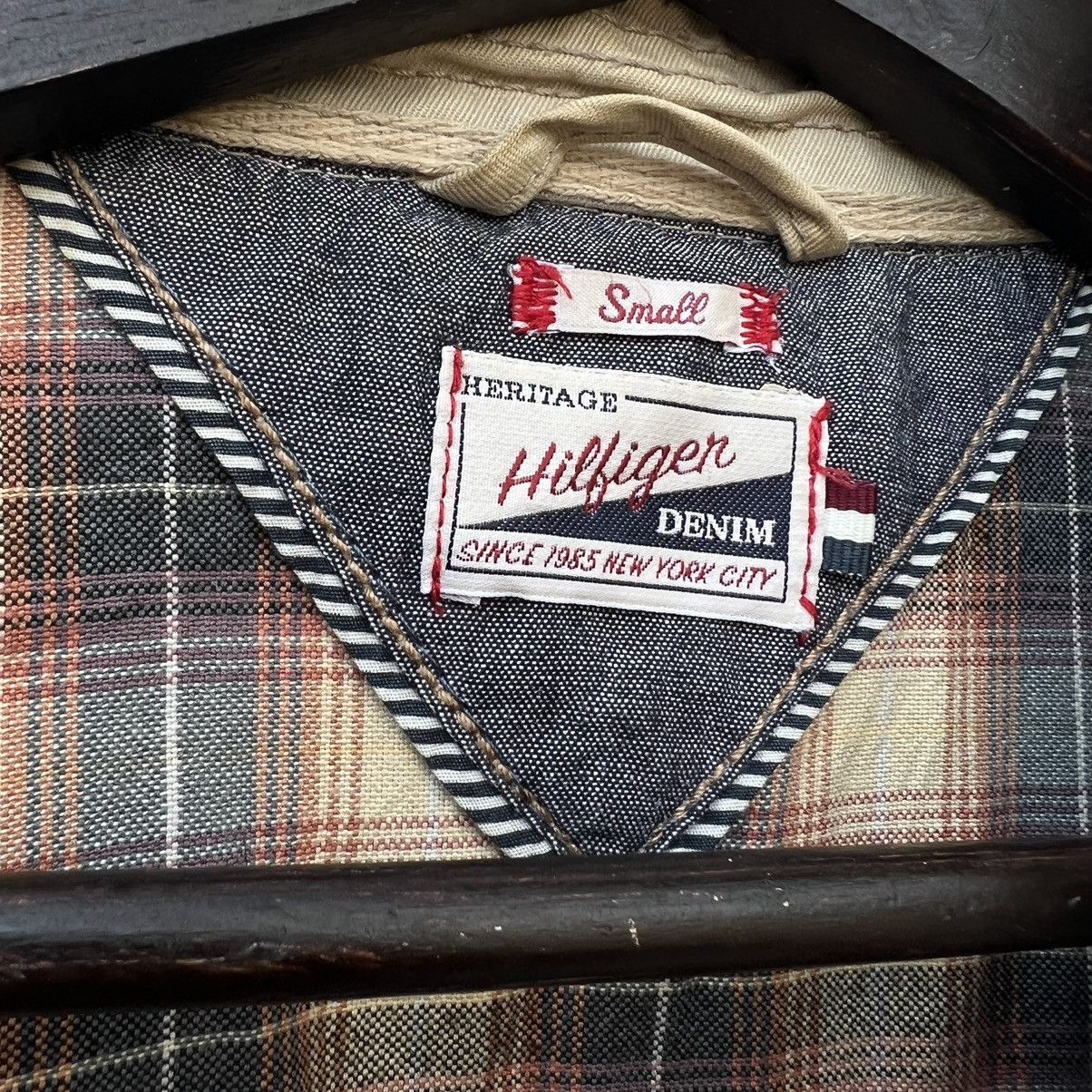 Japanese Brand VINTAGE TOMMY HILFIGER JACKET BLANKET LINING TARTAN DESIGN Size US S / EU 44-46 / 1 - 13 Thumbnail