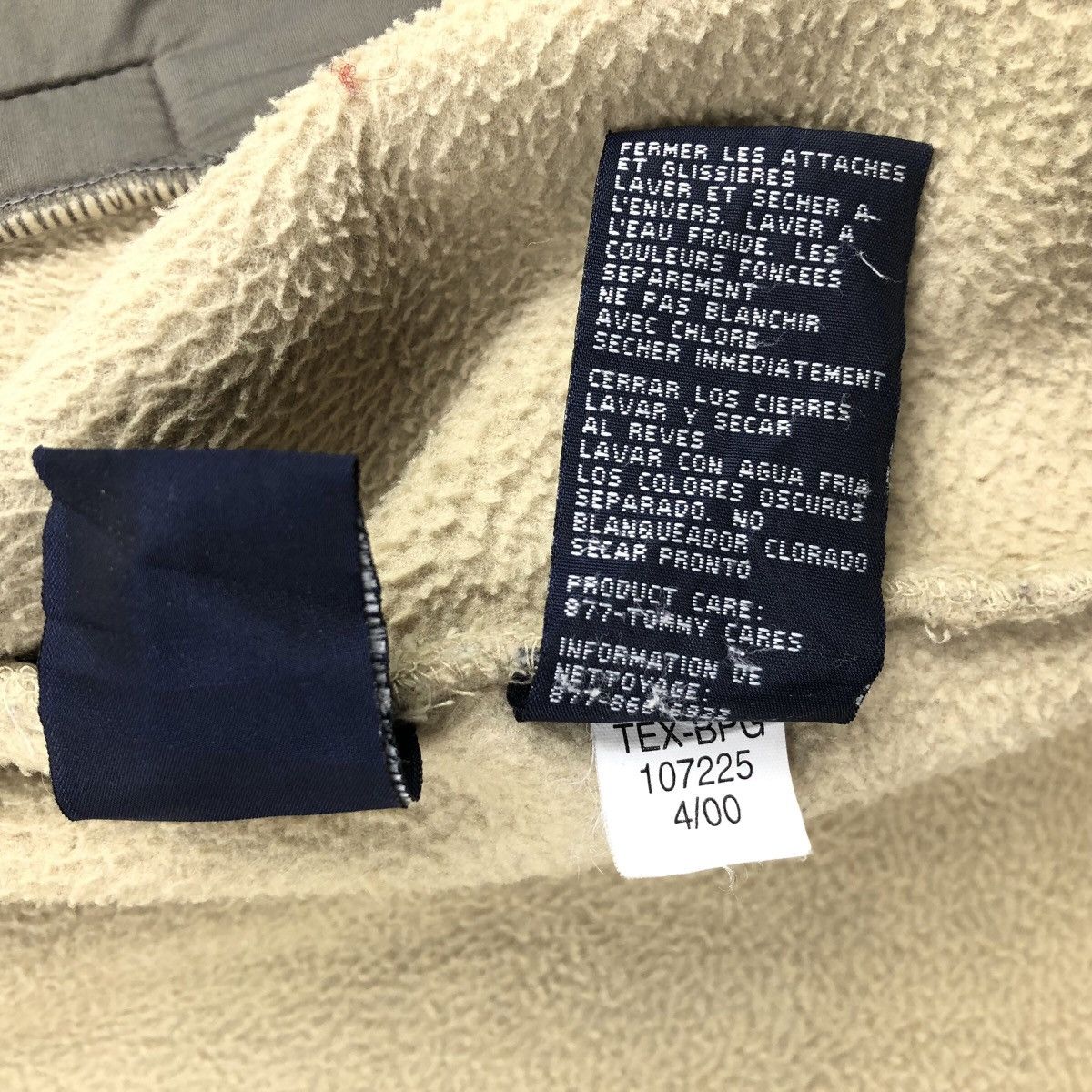 Tommy Hilfiger Vintage Tommy Hilfiger Fleece Sweater Hoodie Embossed Logo Size US XL / EU 56 / 4 - 13 Thumbnail