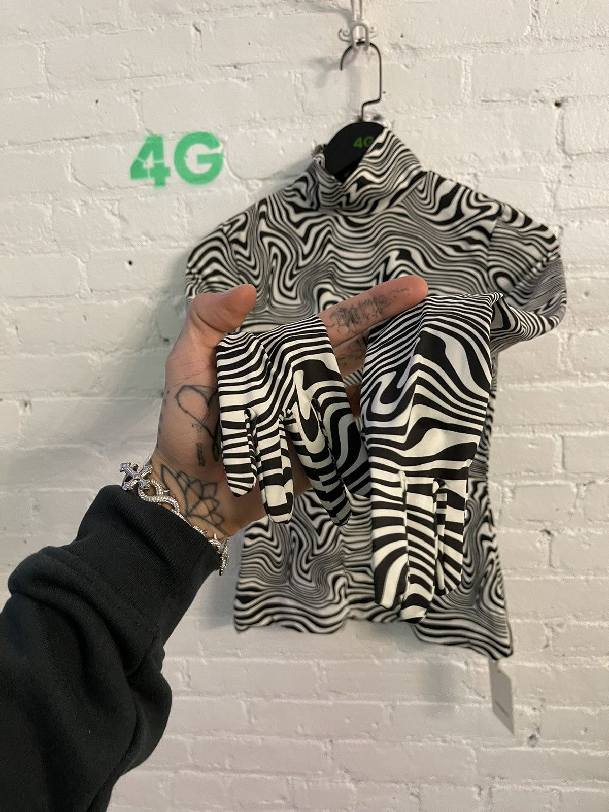 image of Vetements New Zebra Stretchy Glove Shirt in Black White, Men's (Size XS)