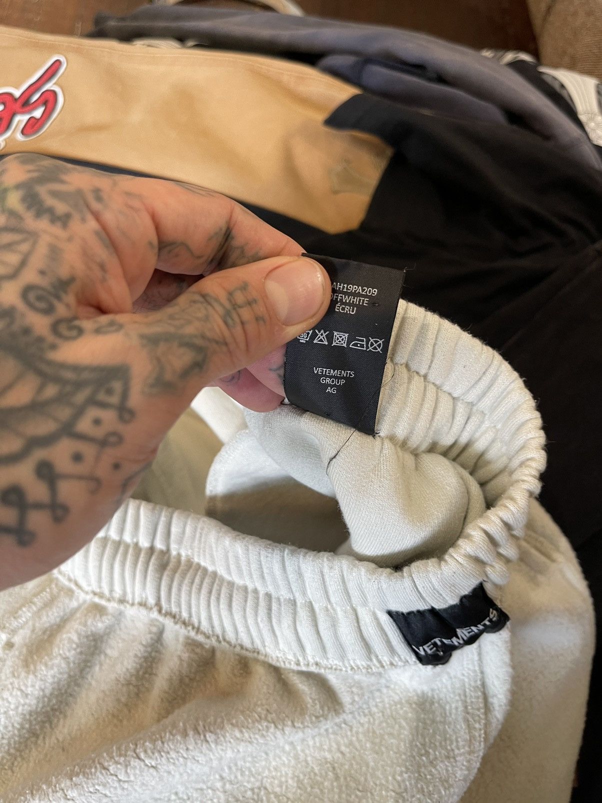 Vetements Vetements NEW INSIDE OUT SHORTS WHITE/GREY 31-34 Size US 33 - 11 Thumbnail