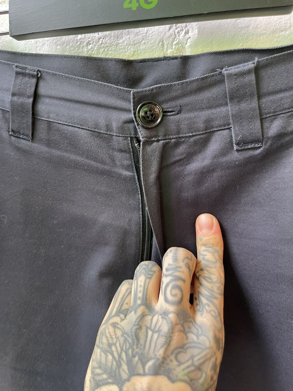 Vetements VETEMENTS OFFICE PANTS LARGE 4Gseller Size US 32 / EU 48 - 8 Thumbnail