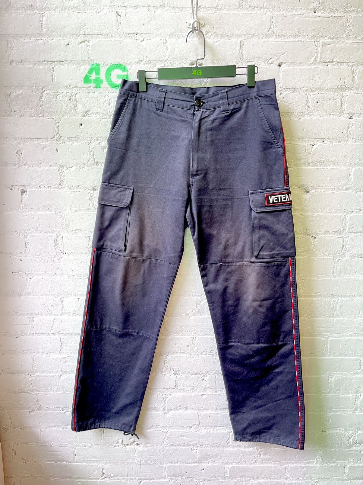Vetements VETEMENTS OFFICE PANTS LARGE 4Gseller Size US 32 / EU 48 - 1 Thumbnail