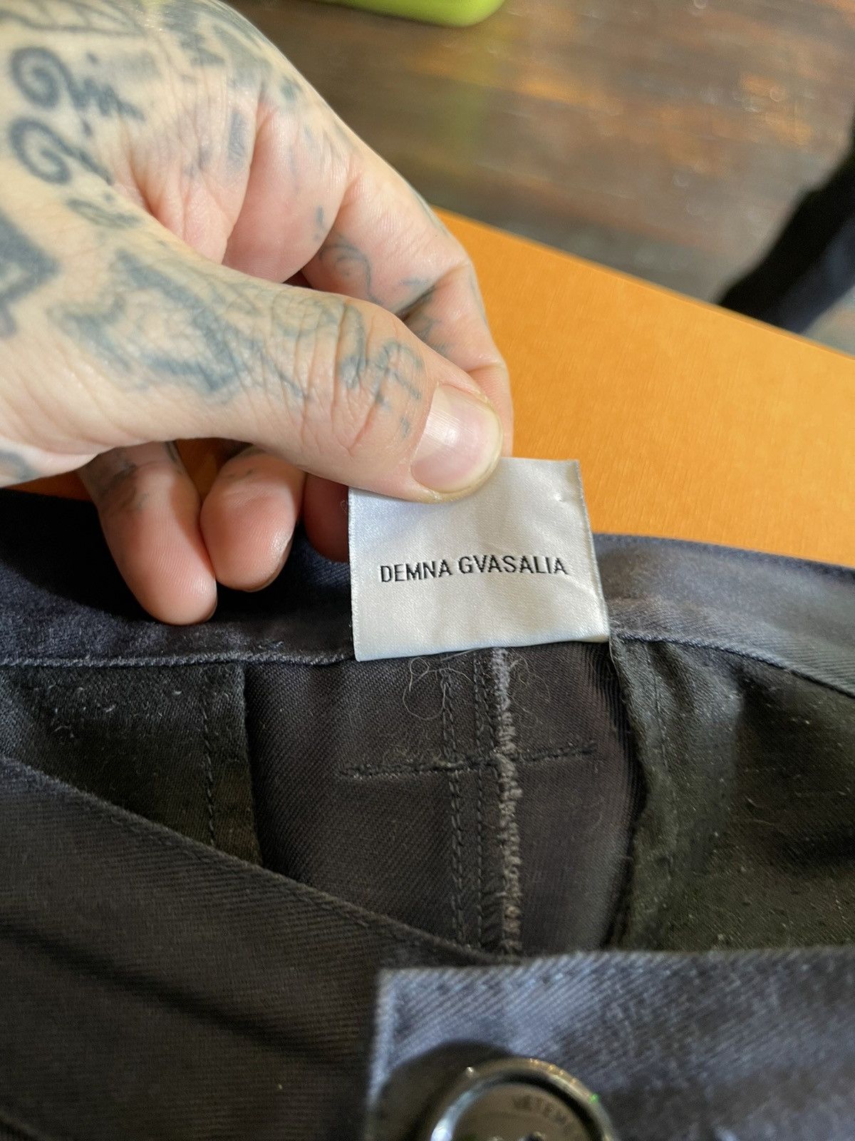 Vetements VETEMENTS OFFICE PANTS LARGE 4Gseller Size US 32 / EU 48 - 13 Thumbnail