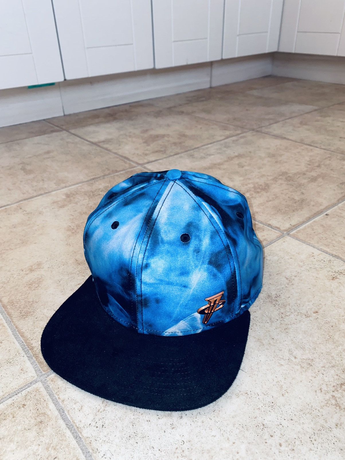 Jordan Brand × Supreme Tie Dye MLB Cap Carhartt Tn Size ONE SIZE - 7 Thumbnail
