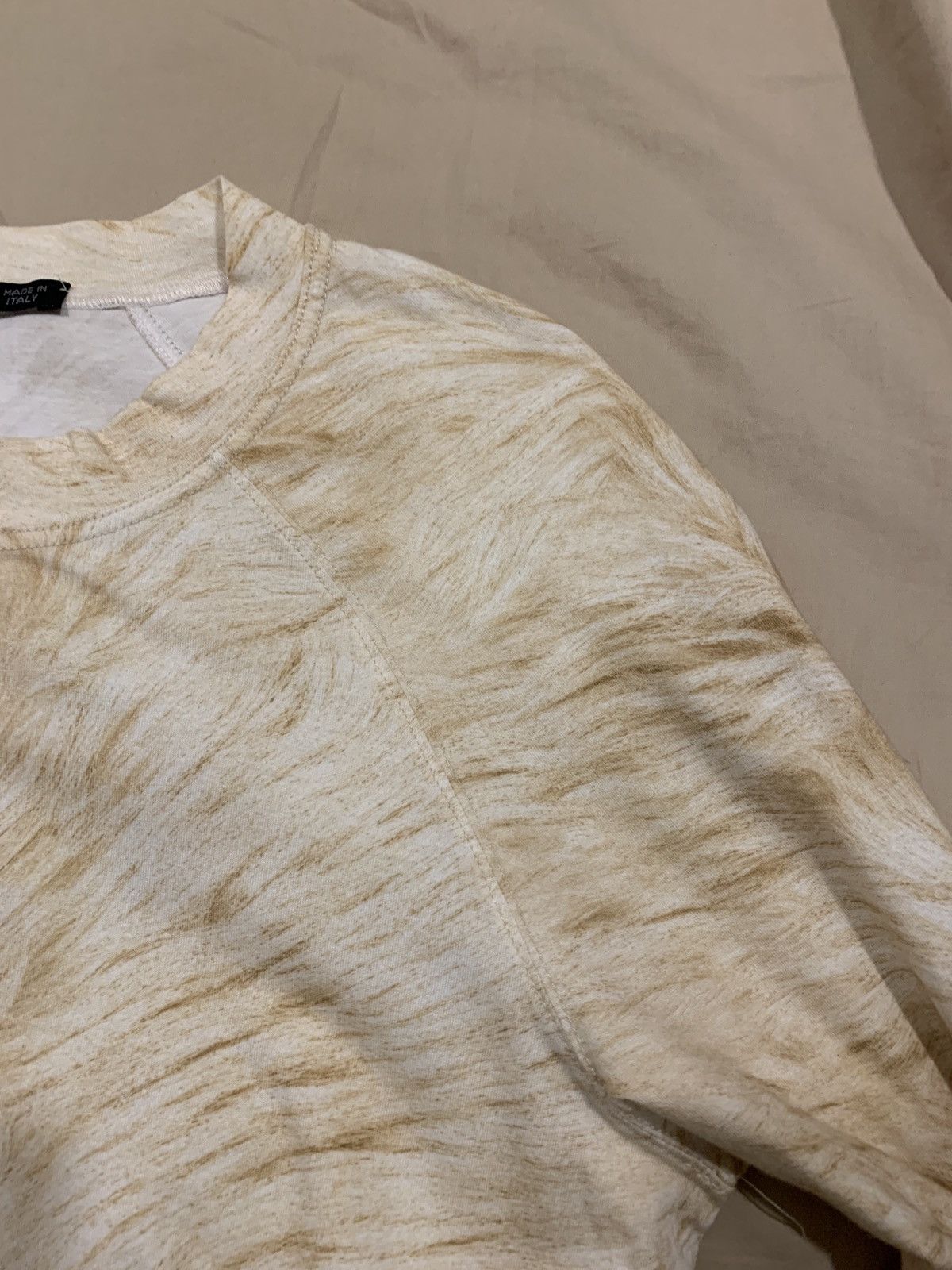 Alexander McQueen 90s Alexander McQueen fur graphic long sleeve shirt Size US M / EU 48-50 / 2 - 8 Thumbnail