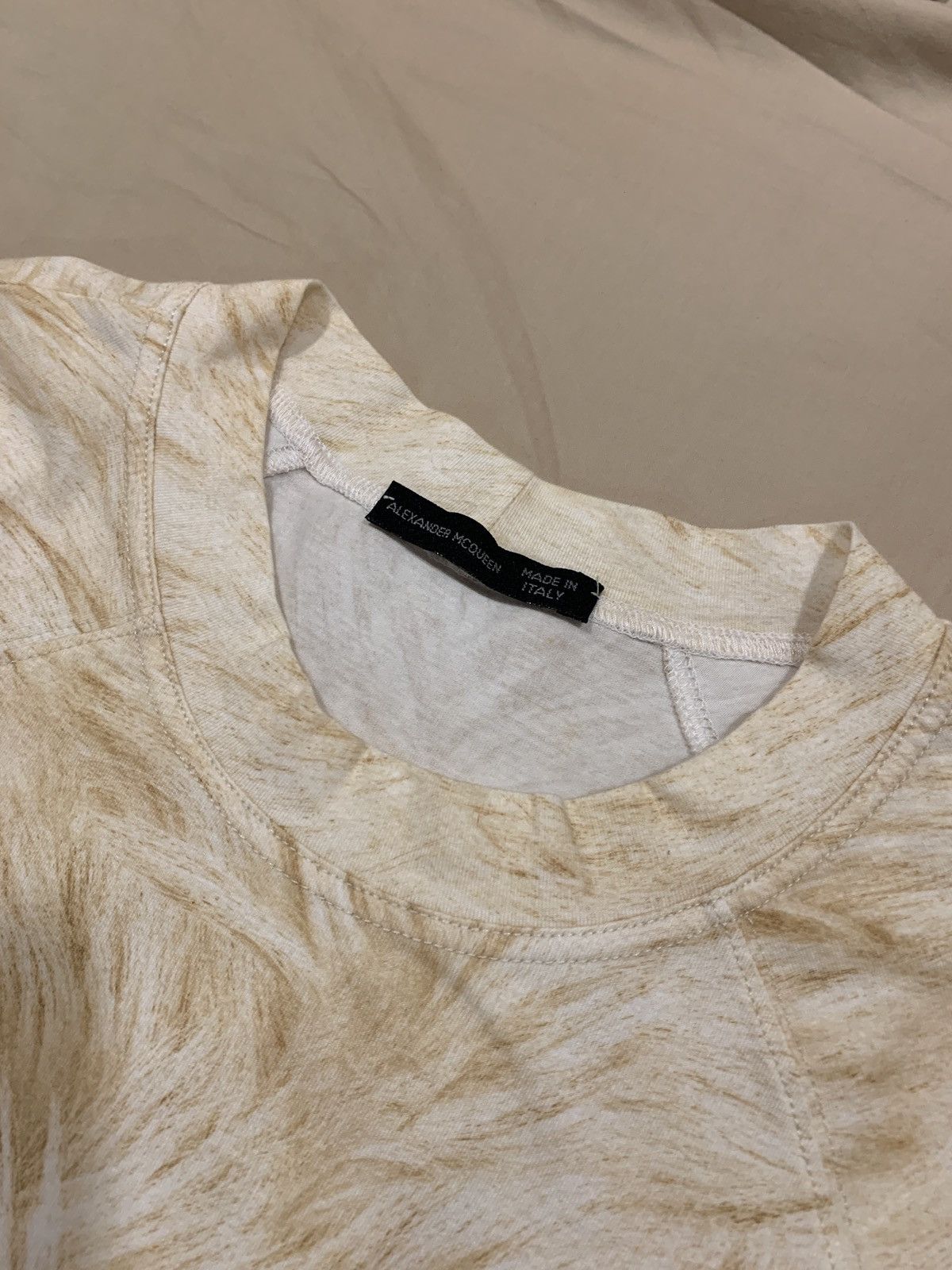 Alexander McQueen 90s Alexander McQueen fur graphic long sleeve shirt Size US M / EU 48-50 / 2 - 10 Thumbnail