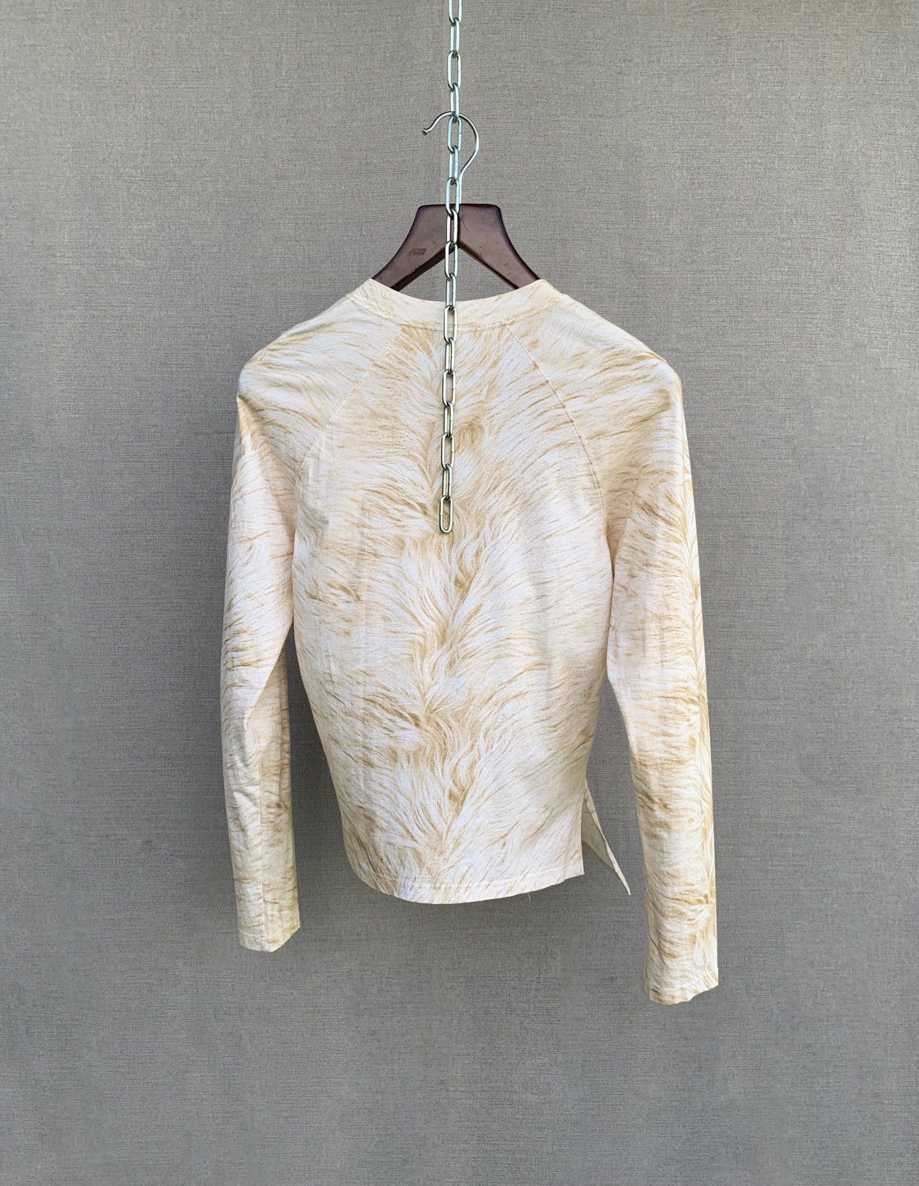 Alexander McQueen 90s Alexander McQueen fur graphic long sleeve shirt Size US M / EU 48-50 / 2 - 5 Thumbnail
