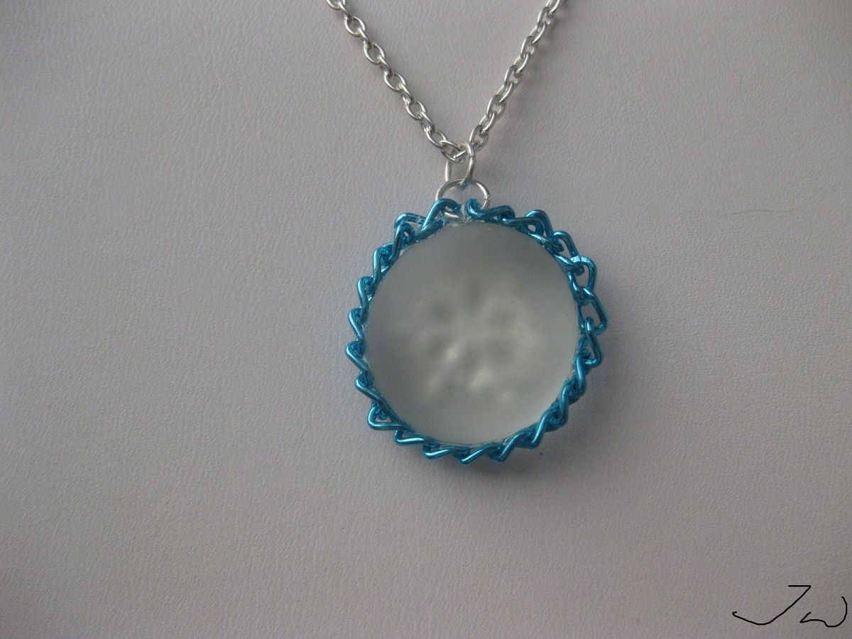 Handmade Frozen Snowflake Round Glass Drop Chain Necklace Size ONE SIZE - 3 Thumbnail