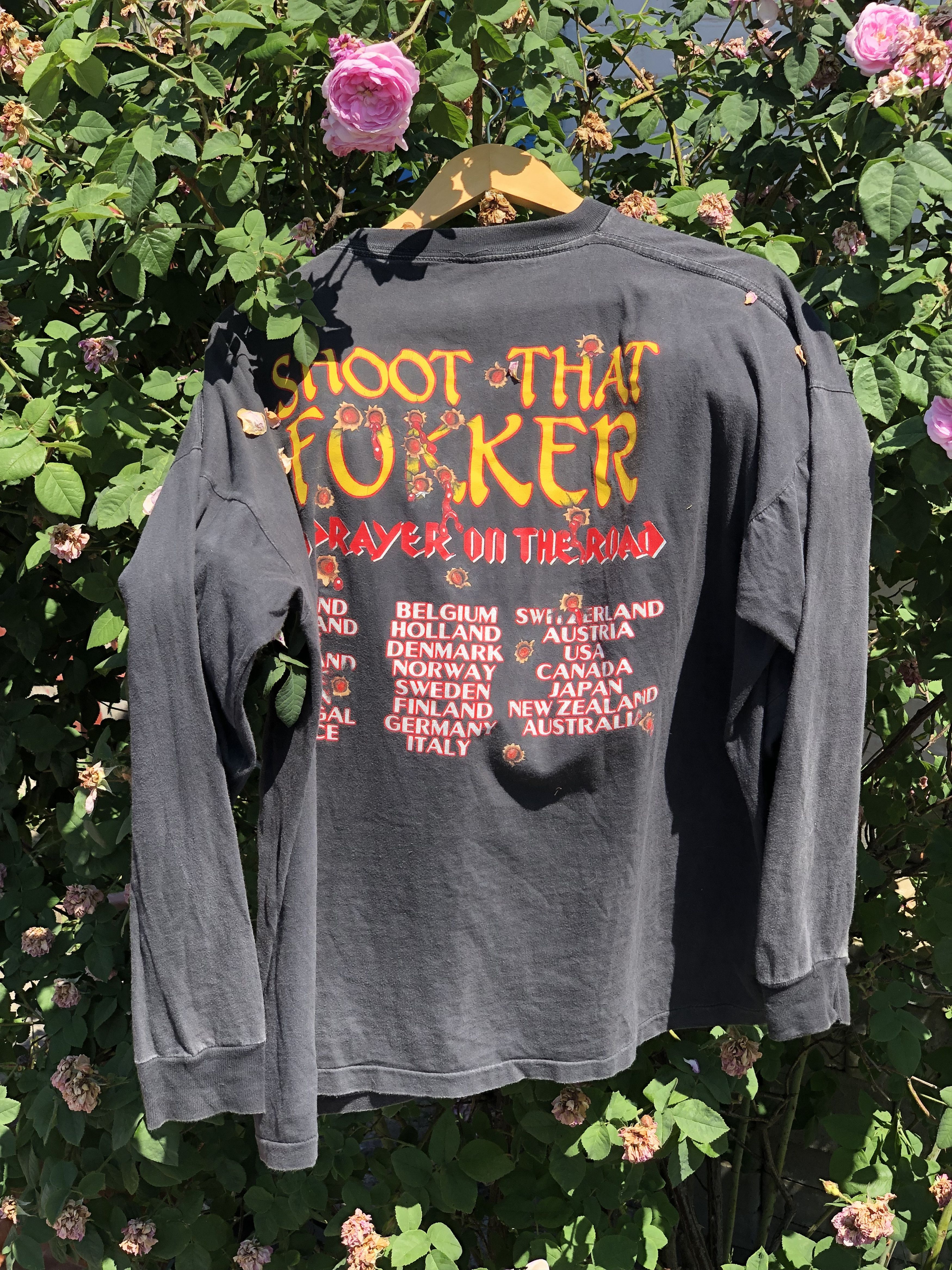Band Tees Vintage 1990 Iron Maiden Shoot That No Prayer on the Road Size US XL / EU 56 / 4 - 6 Thumbnail