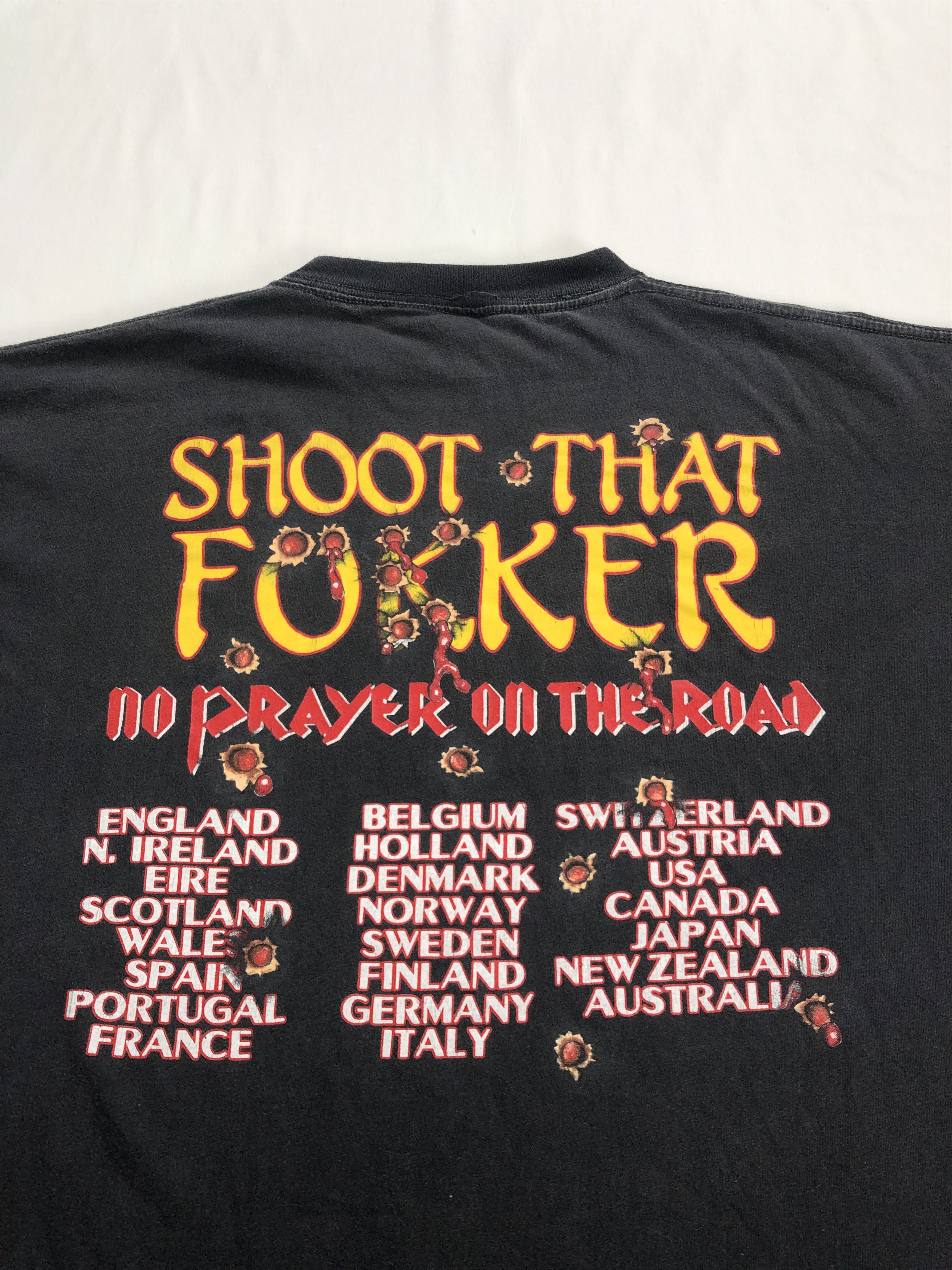Band Tees Vintage 1990 Iron Maiden Shoot That No Prayer on the Road Size US XL / EU 56 / 4 - 15 Thumbnail
