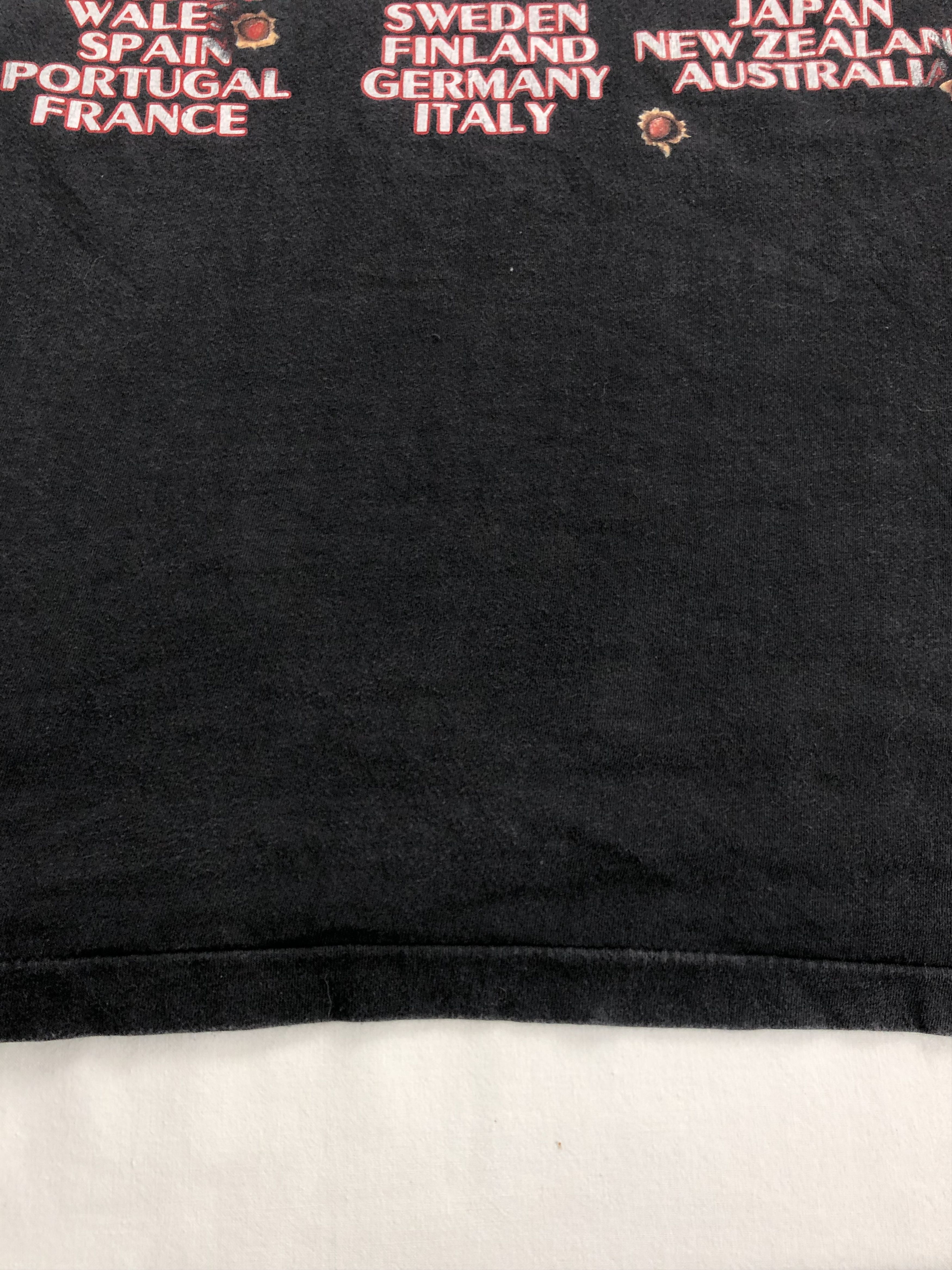Band Tees Vintage 1990 Iron Maiden Shoot That No Prayer on the Road Size US XL / EU 56 / 4 - 17 Thumbnail