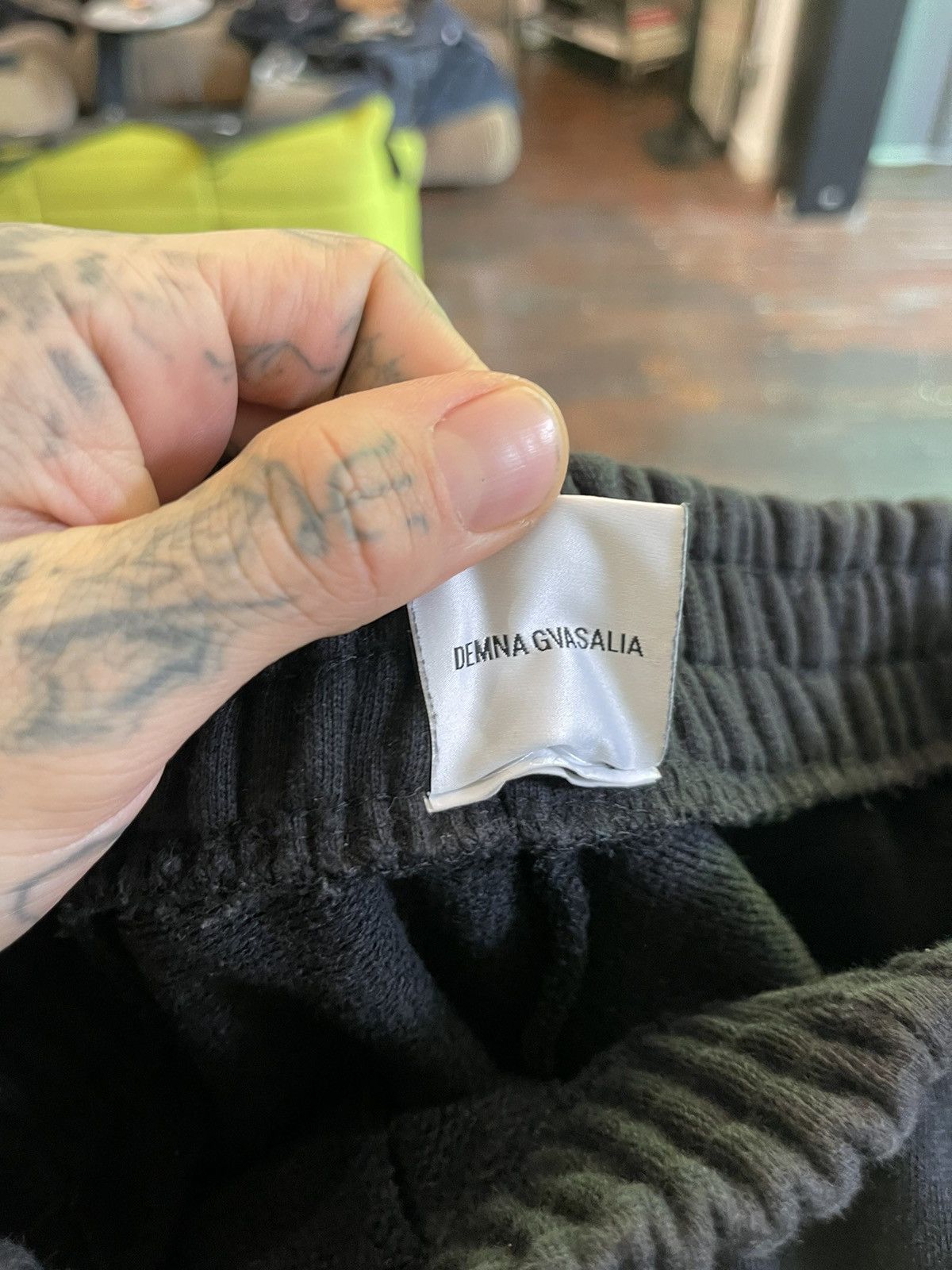 Vetements Vetements DRINK FROM ME LIVE FOREVER Sweatpants 28-30 Size US 30 / EU 46 - 7 Thumbnail