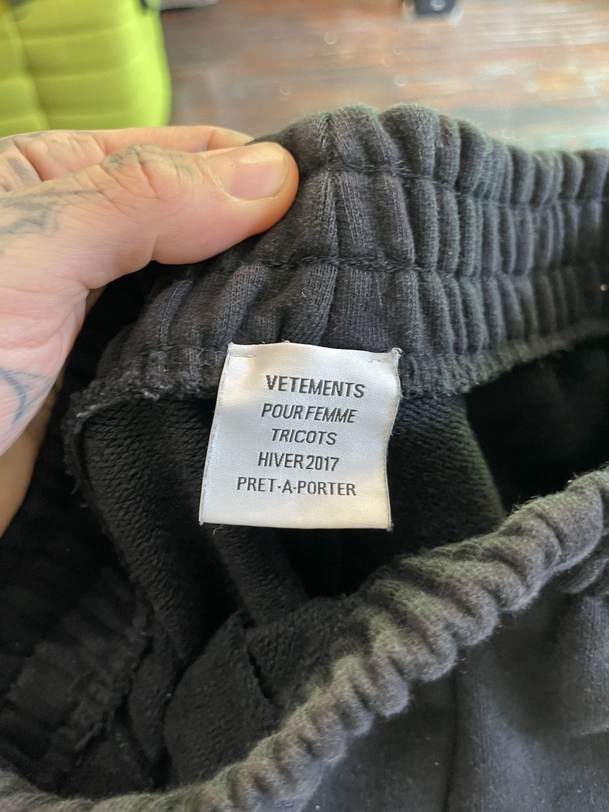 Vetements Vetements DRINK FROM ME LIVE FOREVER Sweatpants 28-30 Size US 30 / EU 46 - 6 Thumbnail
