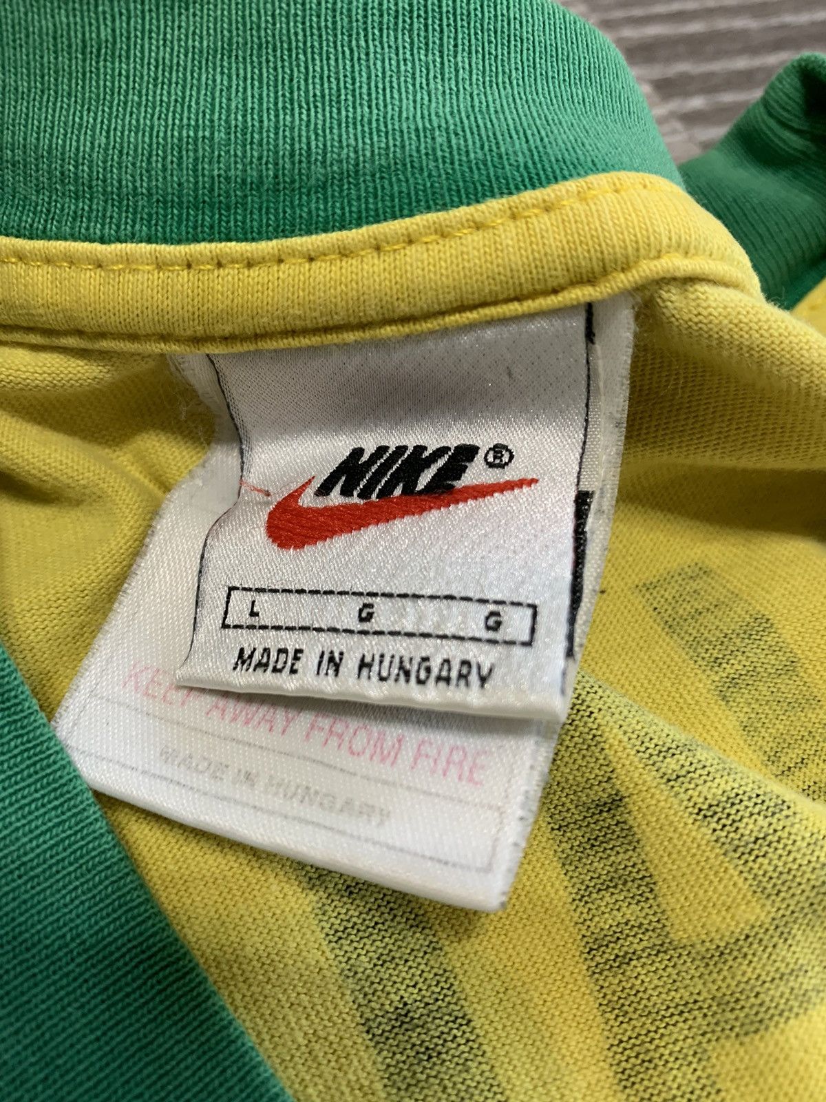 Nike × Vintage Vintage 90s Nike Ronaldo #9 Brazil Size US L / EU 52-54 / 3 - 11 Thumbnail