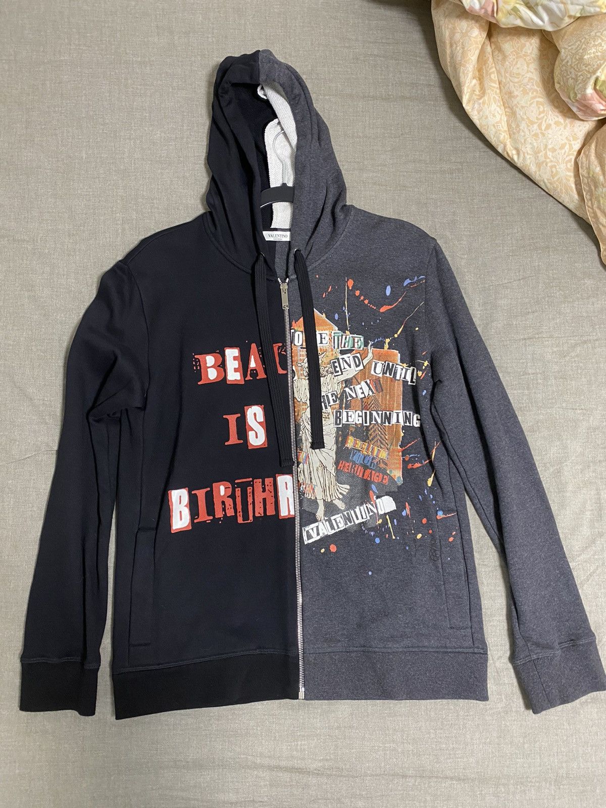 Valentino Black & grey hoodie with graphics - sz. 44/Small Size US S / EU 44-46 / 1 - 1 Thumbnail
