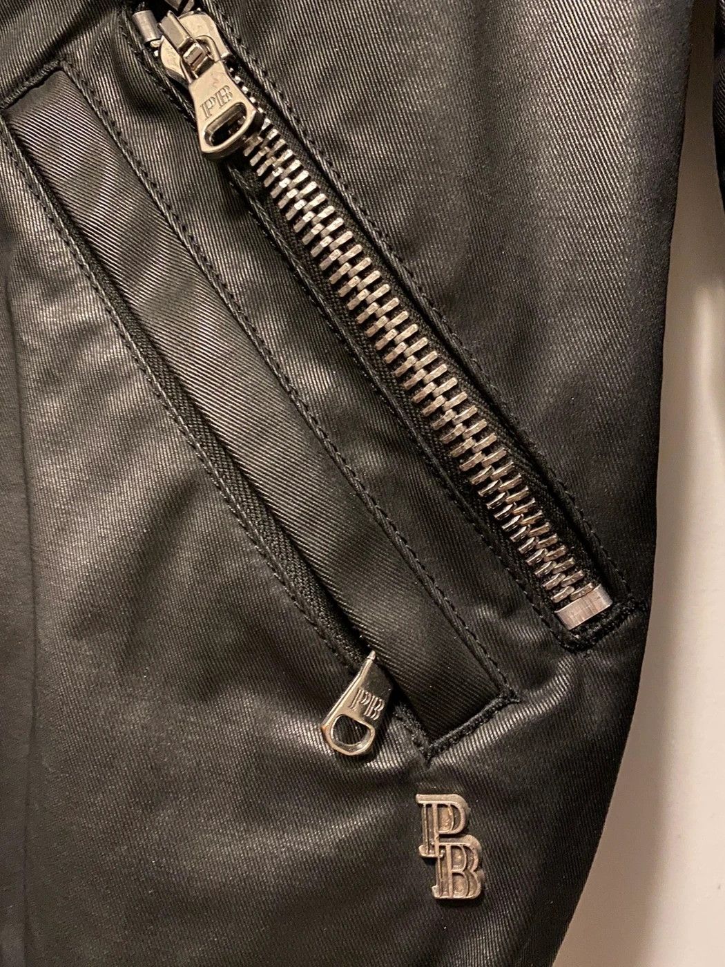 Pierre Balmain Coated Bomber - sz. 44/xs Size US S / EU 44-46 / 1 - 5 Thumbnail