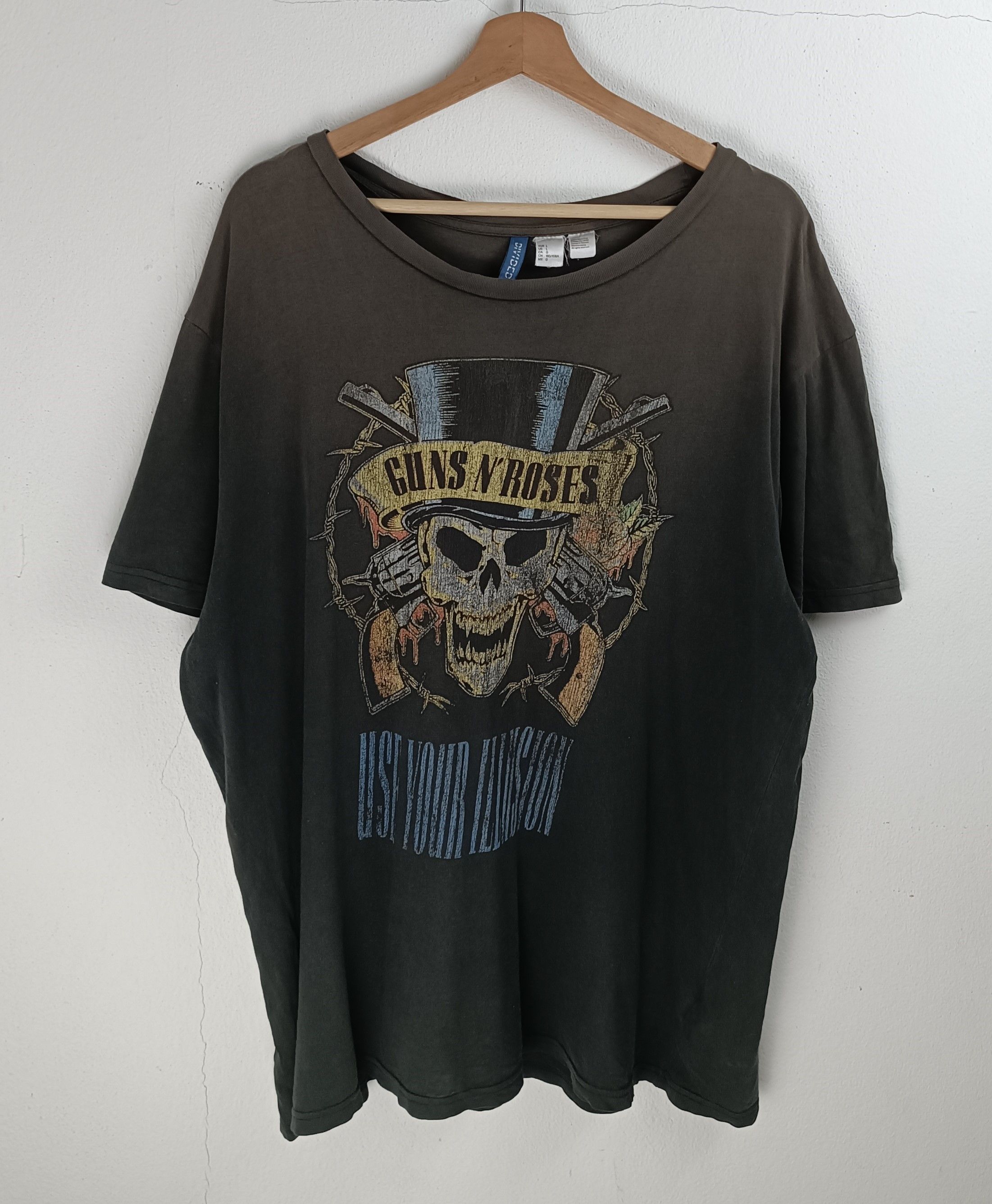 THRASHED FADED VINTAGE Guns N' Roses TOUR PUNK GOTHIC TEE